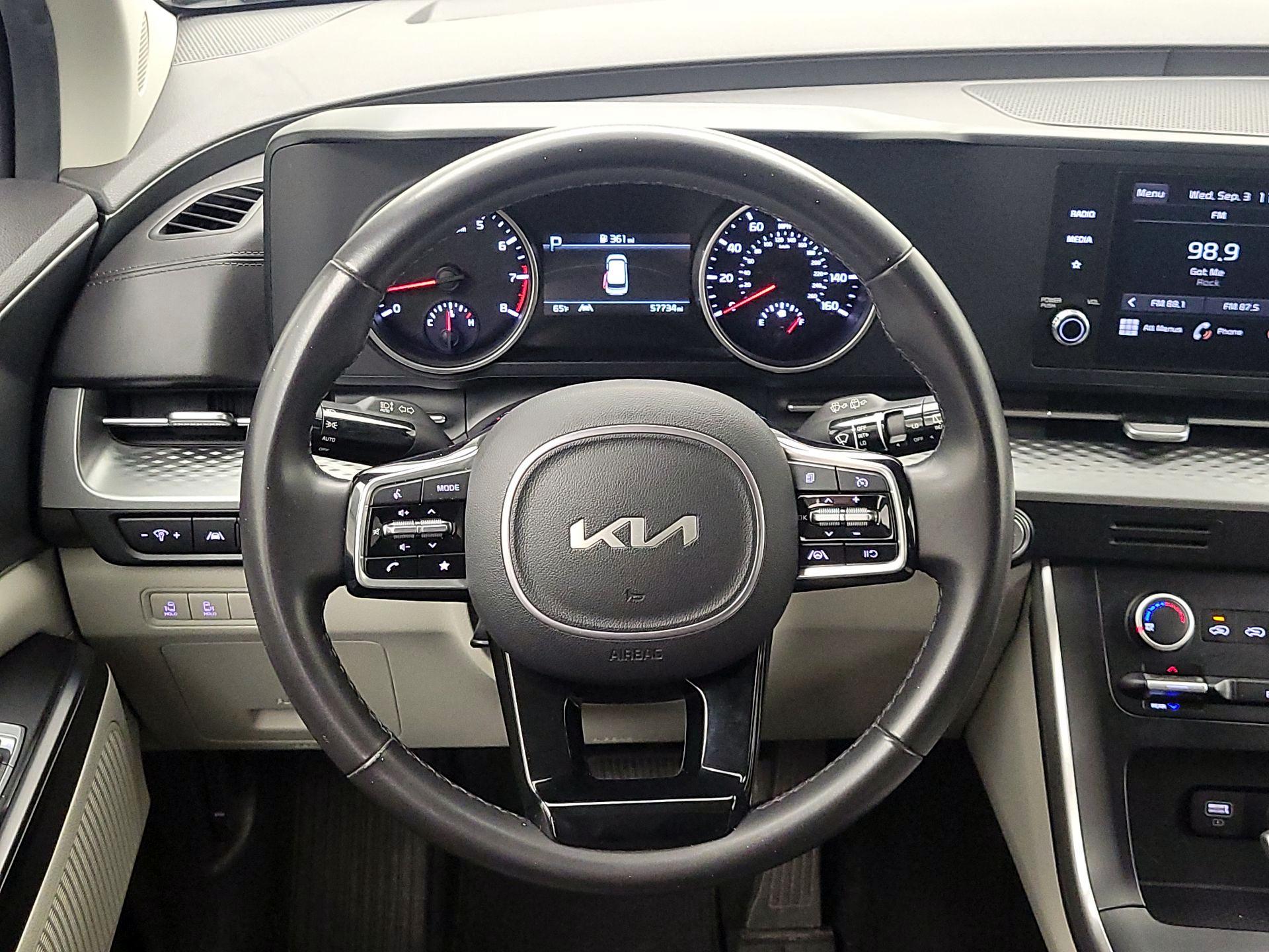 Thumbnail: 2023 Kia Carnival - 10