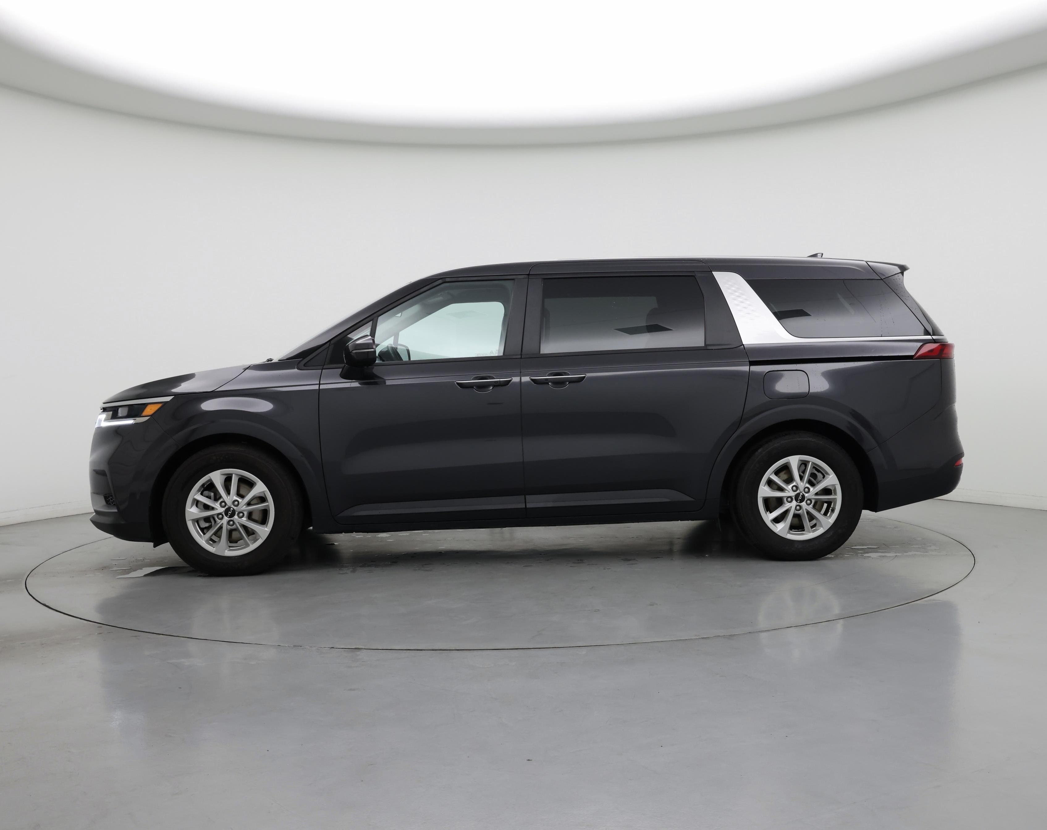 Thumbnail: 2023 Kia Carnival - 3