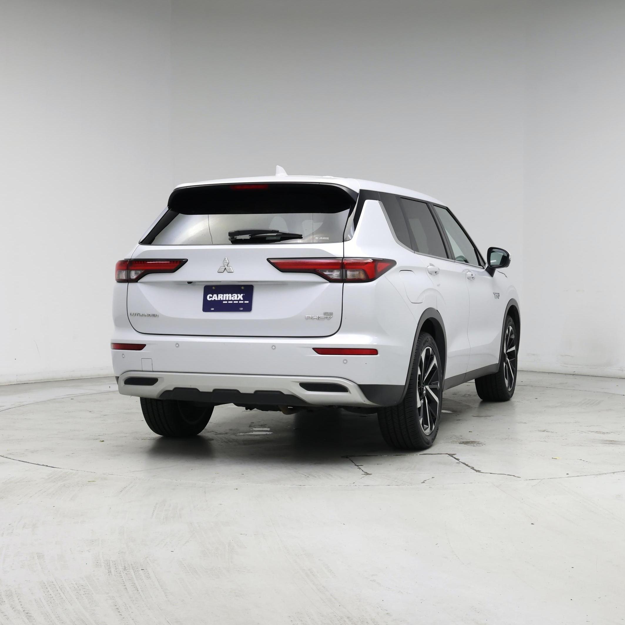 Thumbnail: 2023 Mitsubishi Outlander - 8