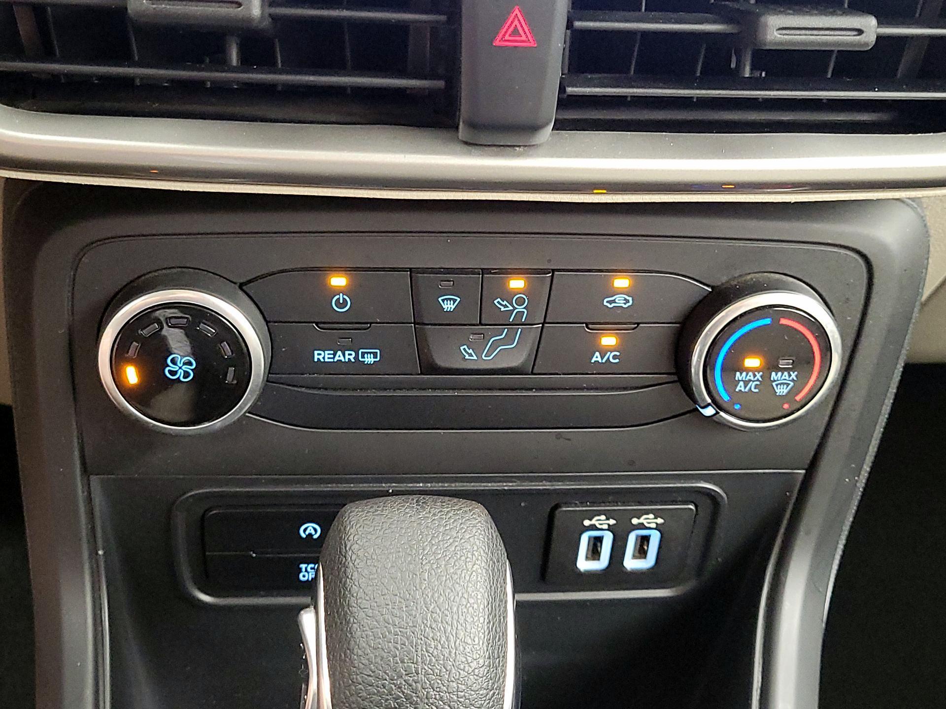 Thumbnail: 2021 Ford EcoSport - 16