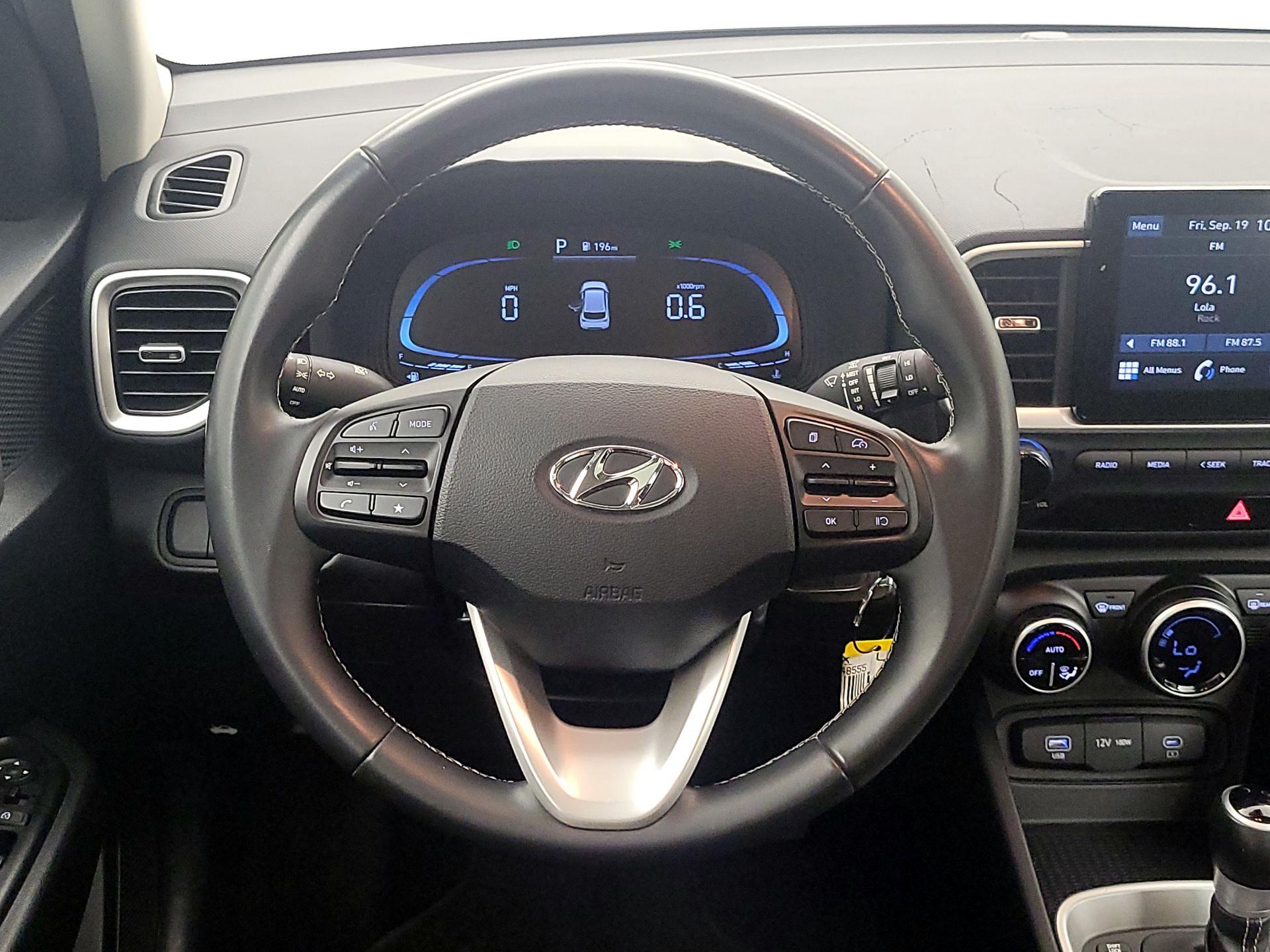Thumbnail: 2023 Hyundai Venue - 10