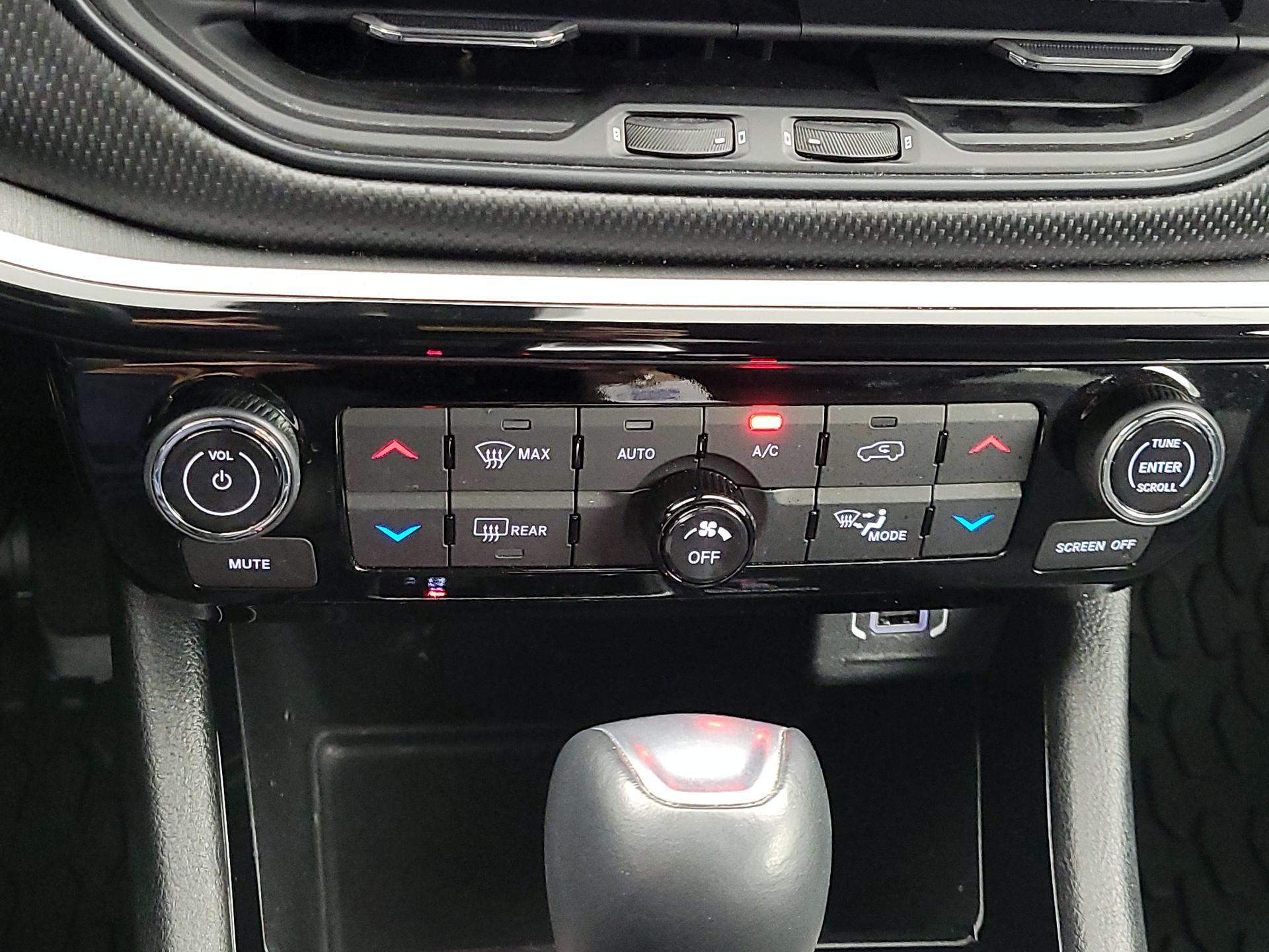 Thumbnail: 2023 Jeep Compass - 16