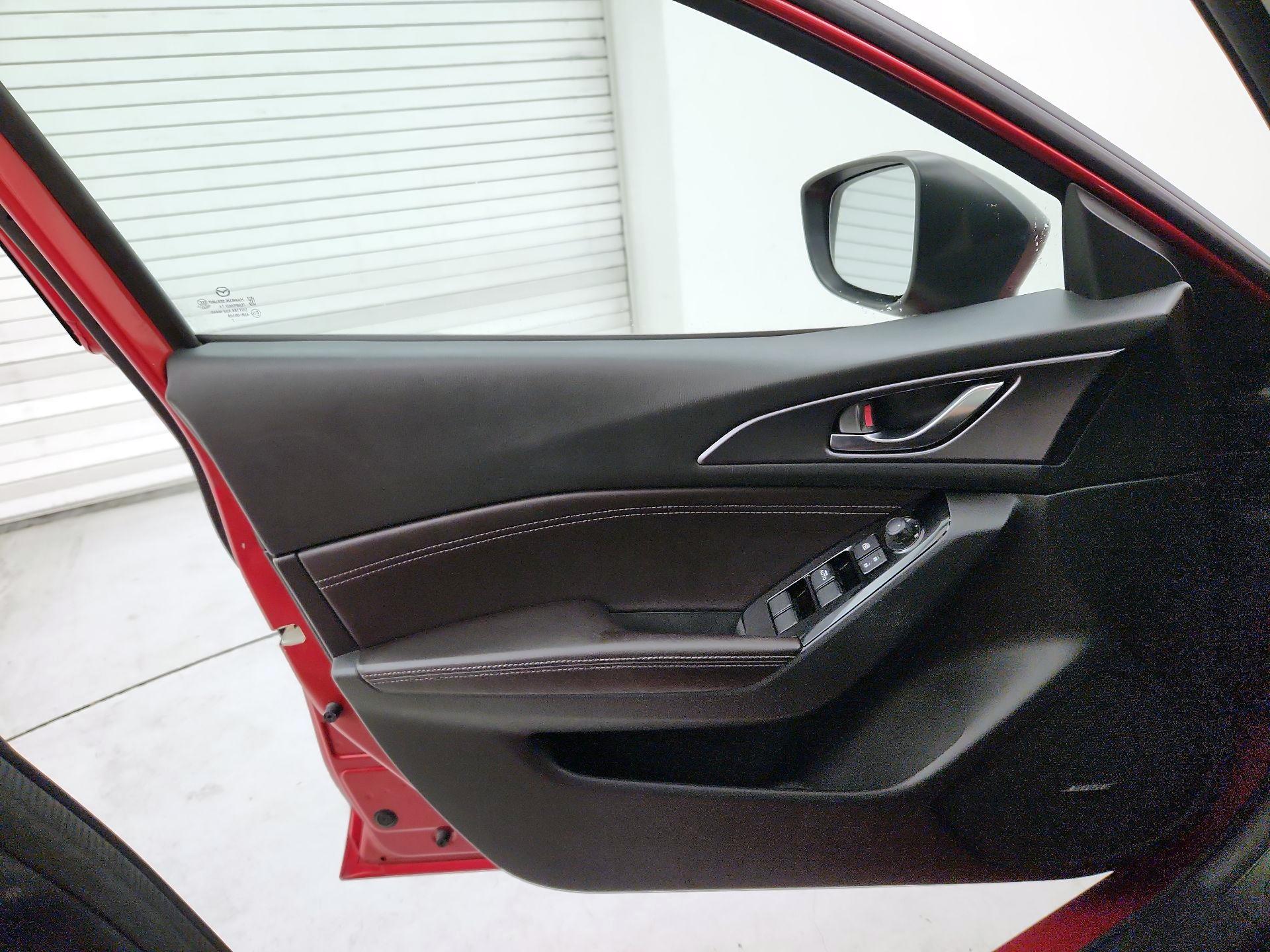 Thumbnail: 2017 Mazda Mazda3 - 12