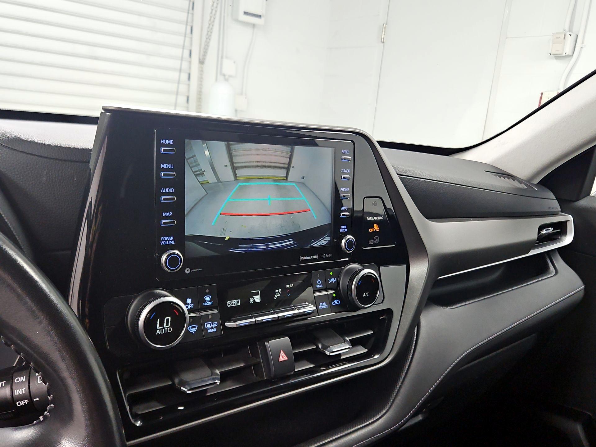 Thumbnail: 2021 Toyota Highlander - 14