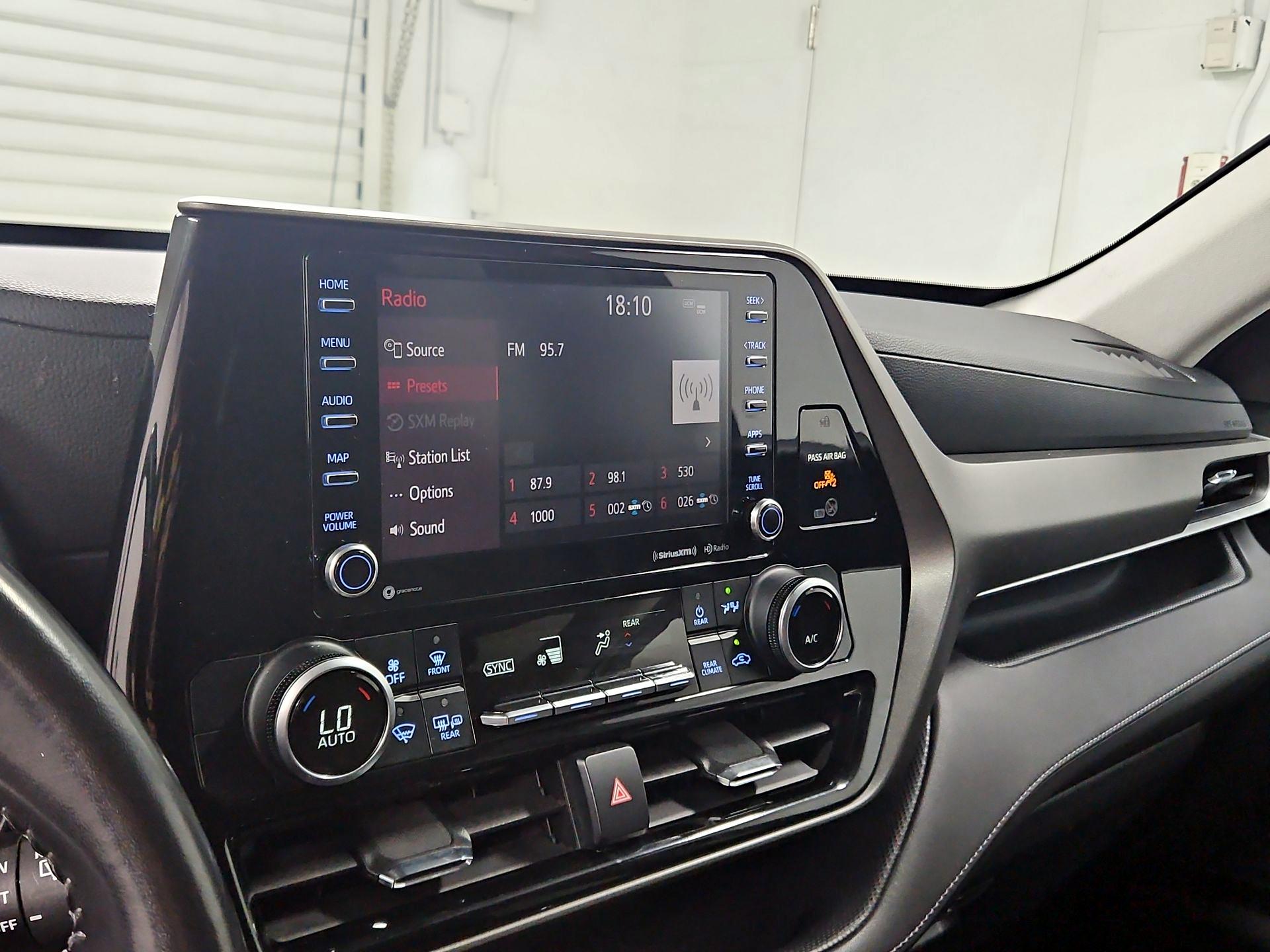 Thumbnail: 2021 Toyota Highlander - 15