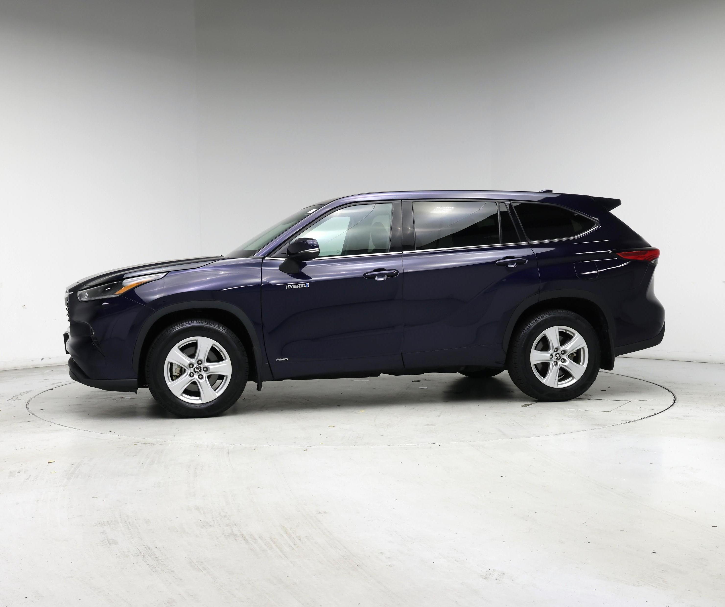 Thumbnail: 2021 Toyota Highlander - 3