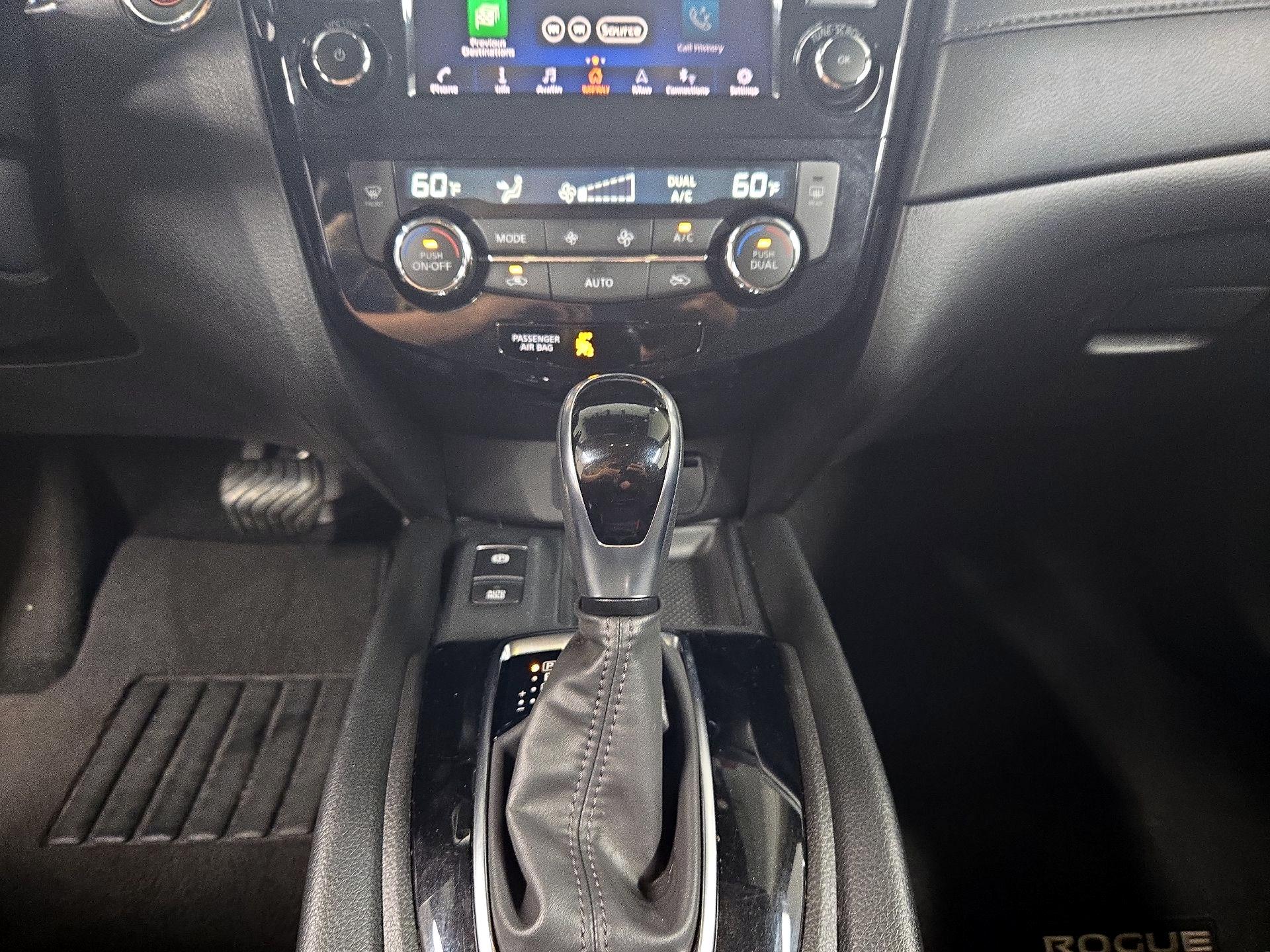 Thumbnail: 2020 Nissan Rogue - 18