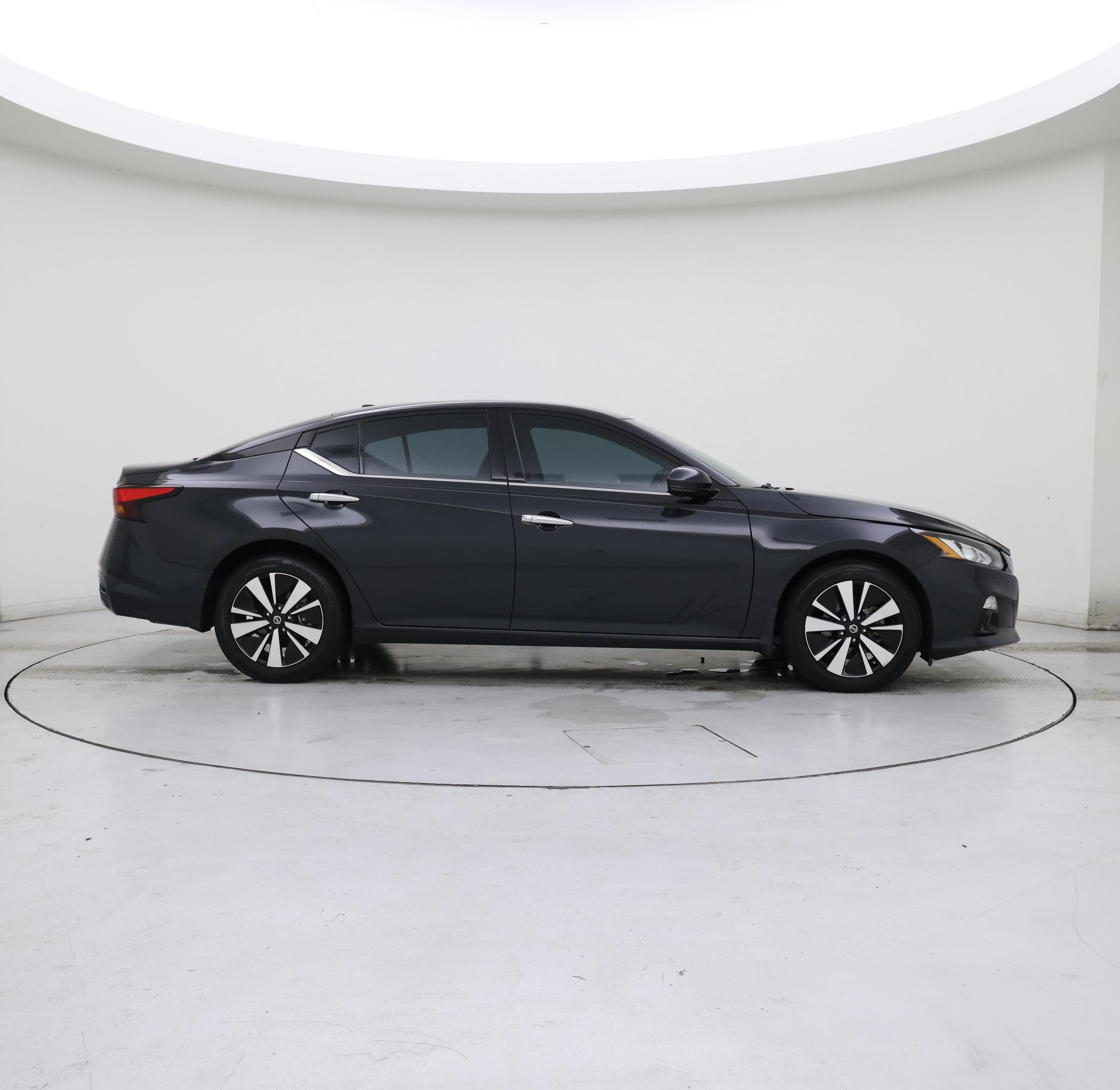 Thumbnail: 2021 Nissan Altima - 7