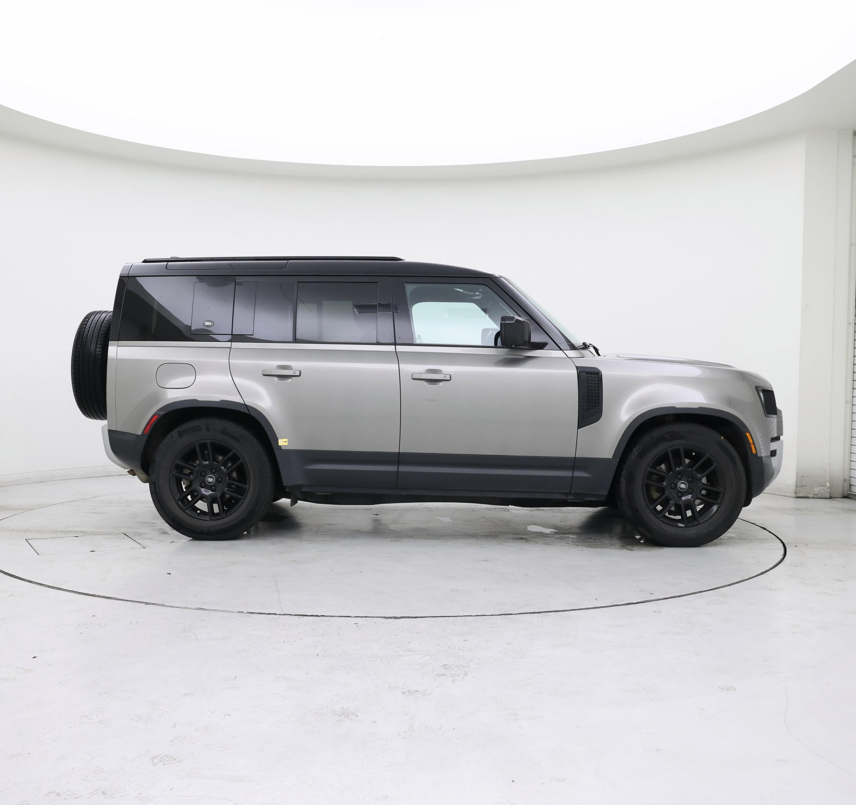 Thumbnail: 2023 Land Rover Defender - 7