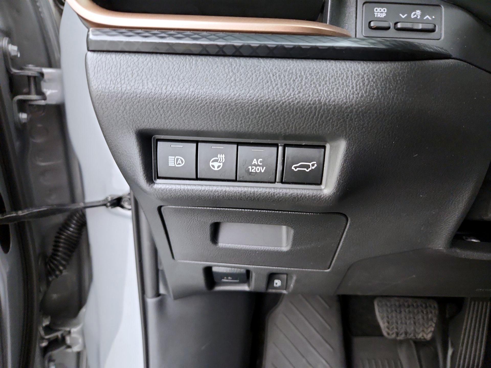Thumbnail: 2025 Toyota Highlander - 13