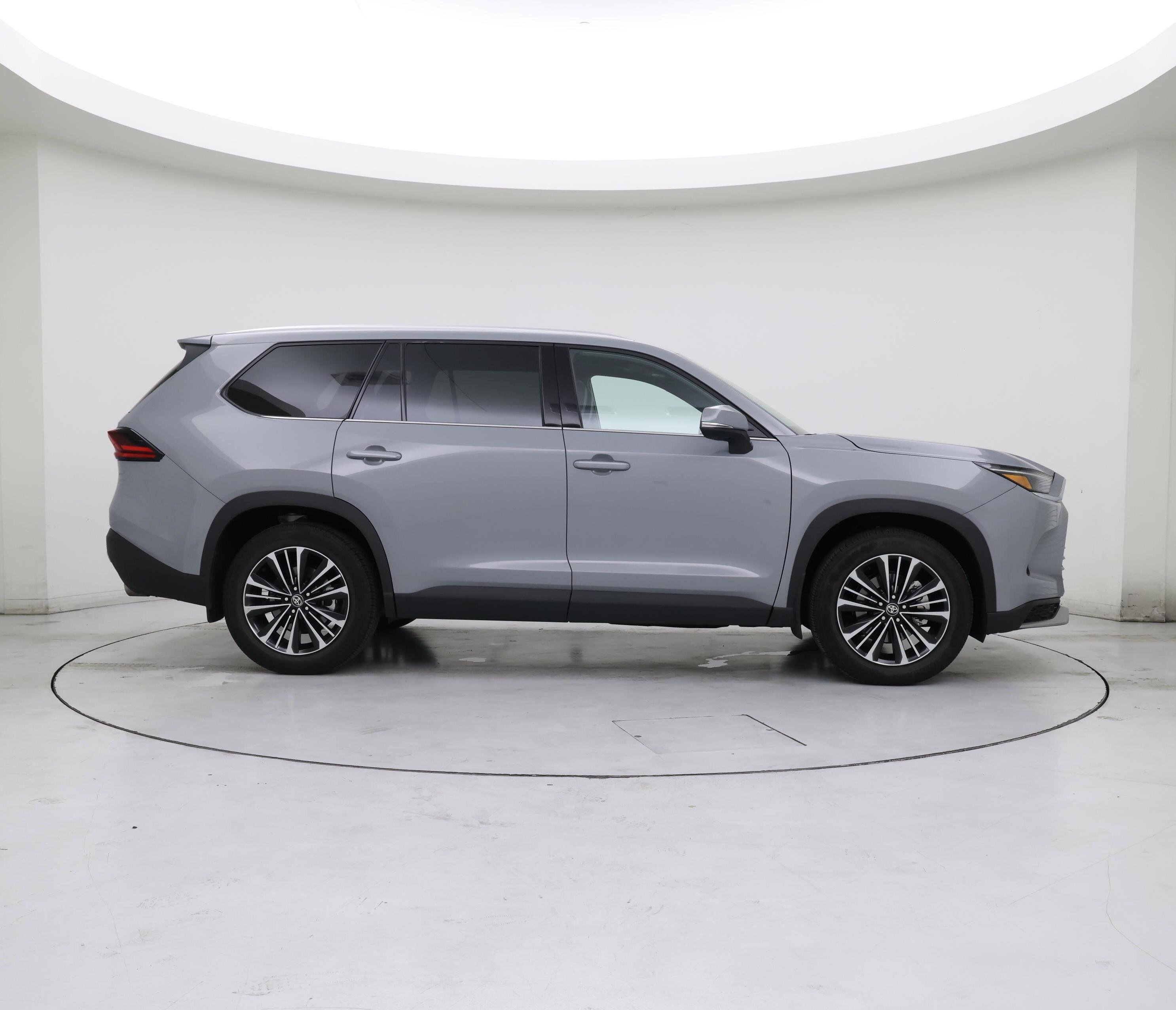 Thumbnail: 2025 Toyota Highlander - 7