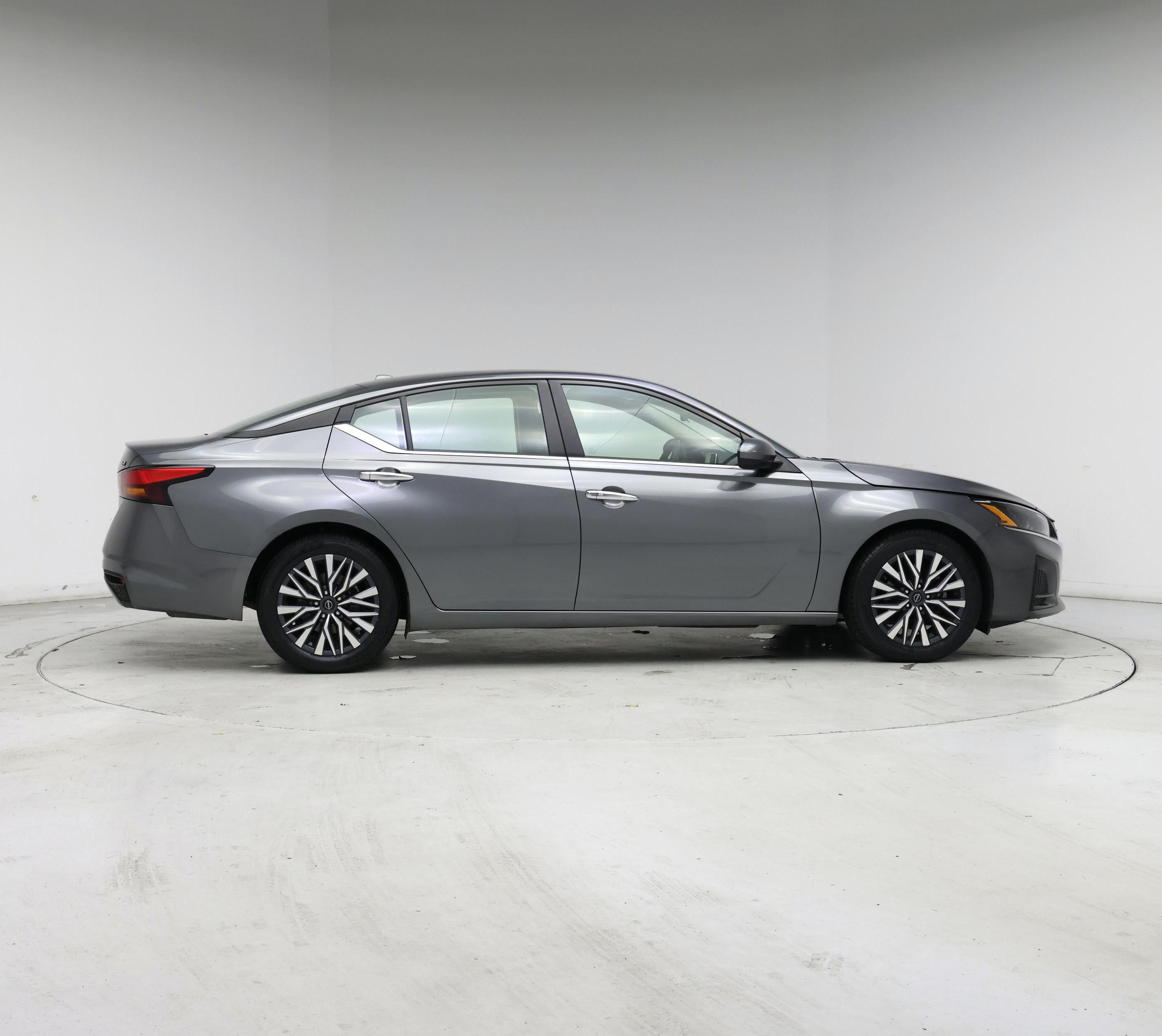 Thumbnail: 2023 Nissan Altima - 7