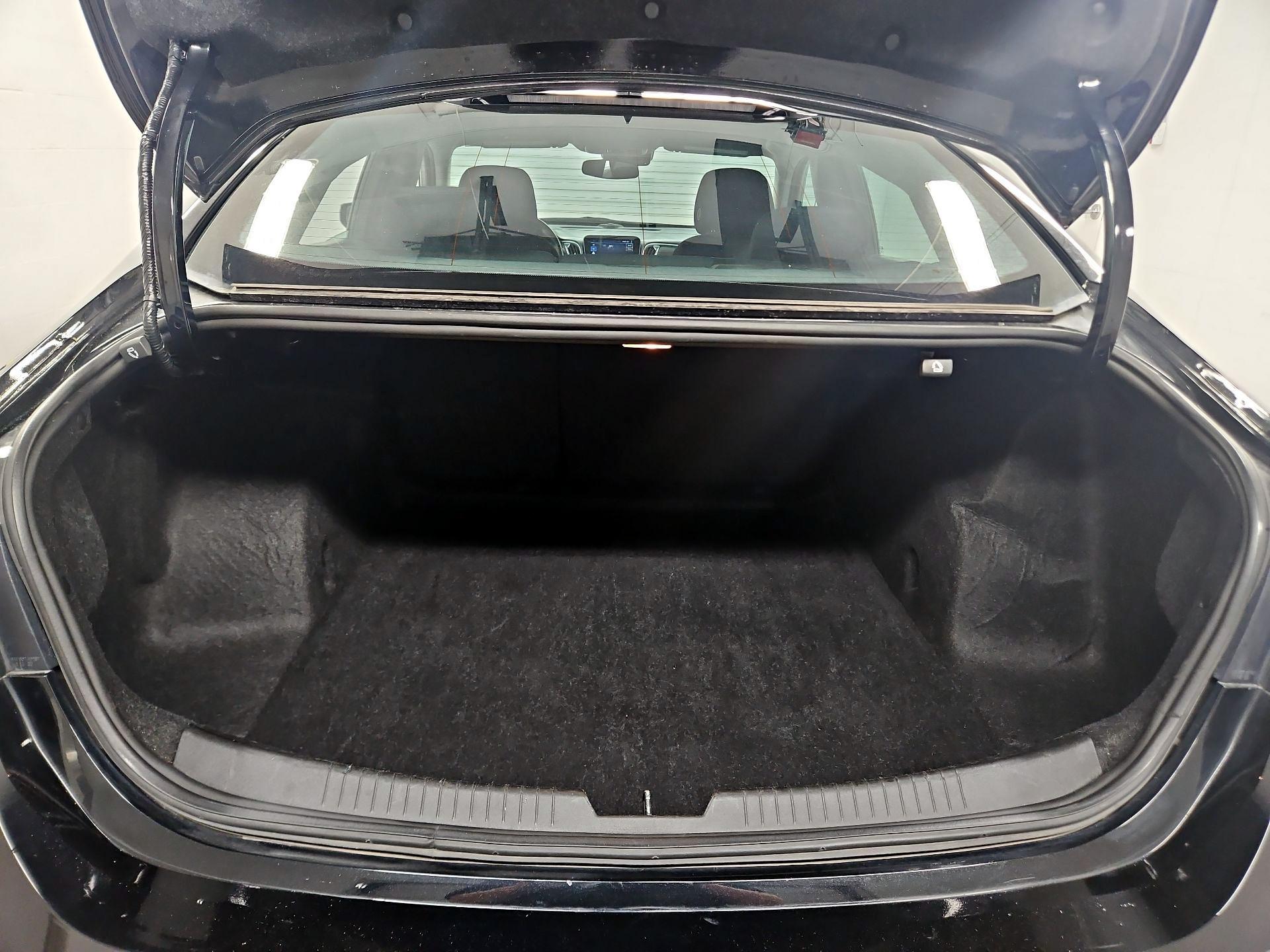 Thumbnail: 2023 Chevrolet Malibu - 20