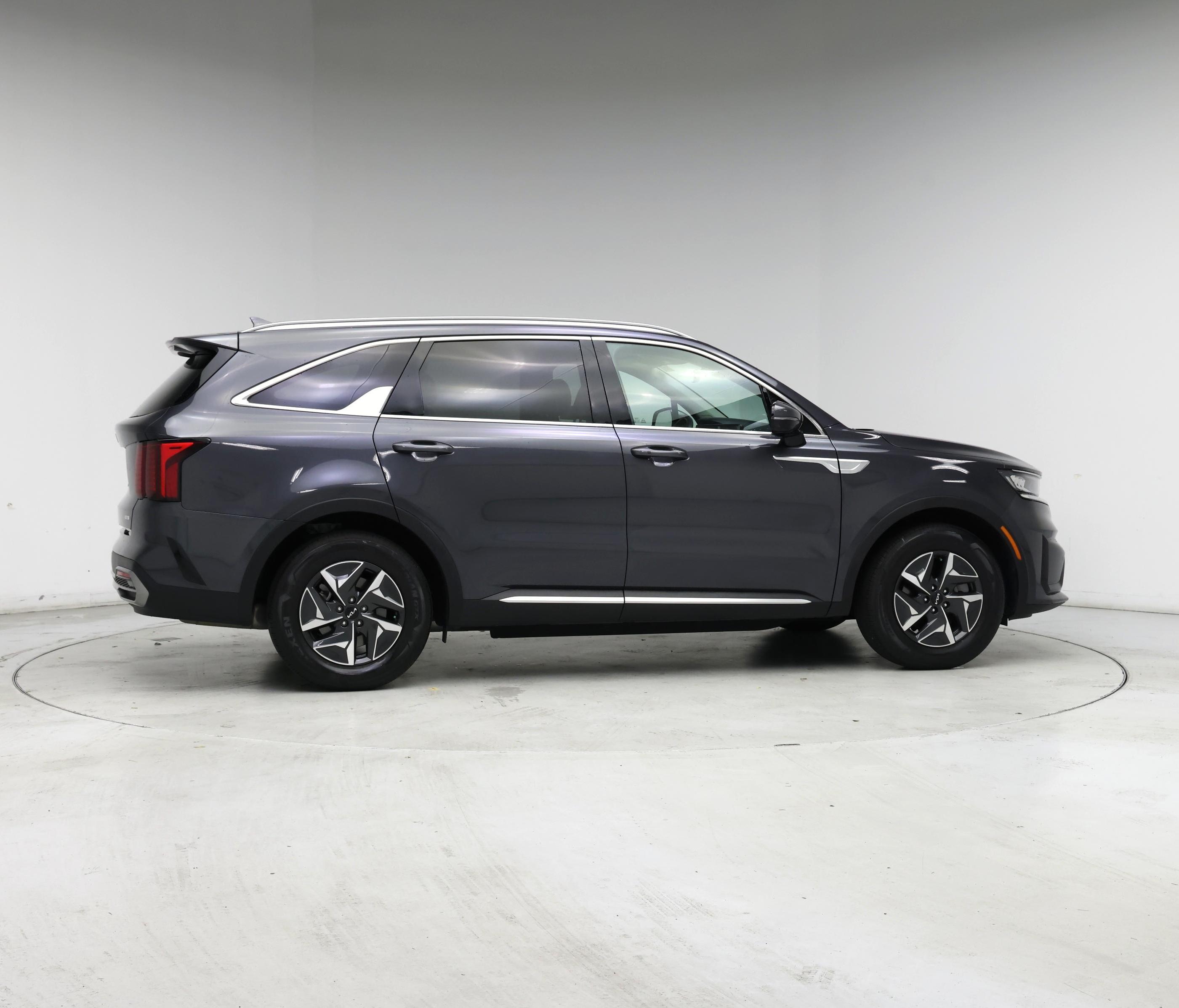 Thumbnail: 2023 Kia Sorento - 7