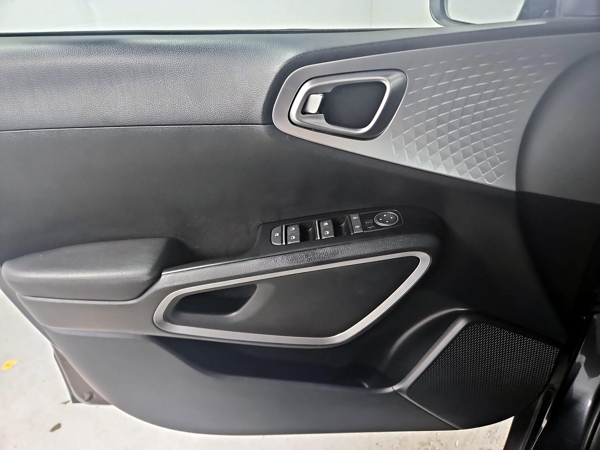 Thumbnail: 2023 Kia Soul - 12