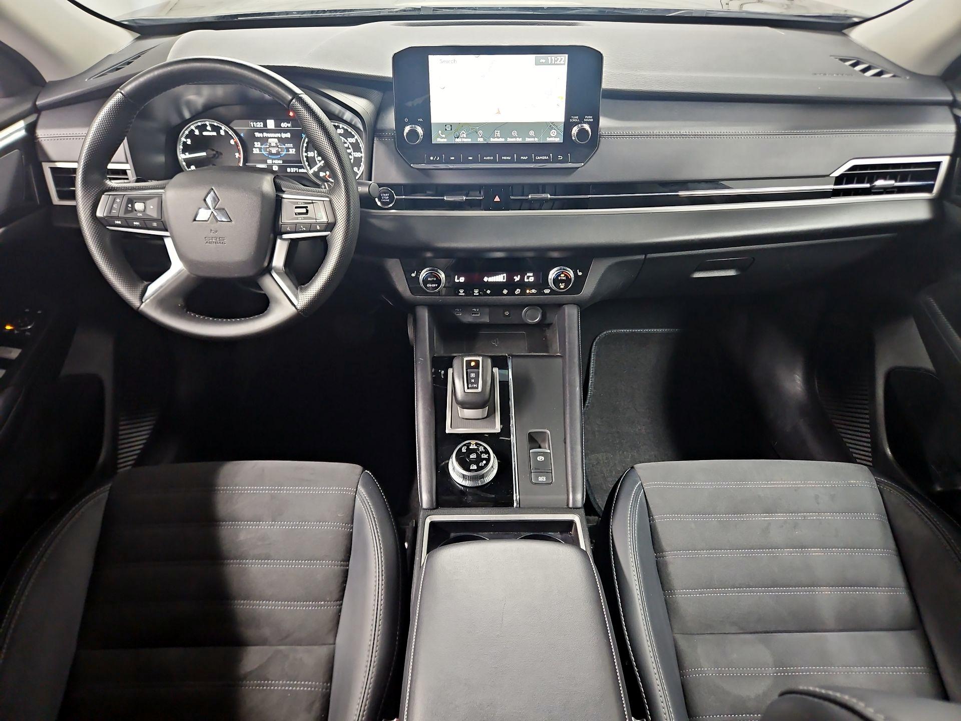 Thumbnail: 2024 Mitsubishi Outlander - 9