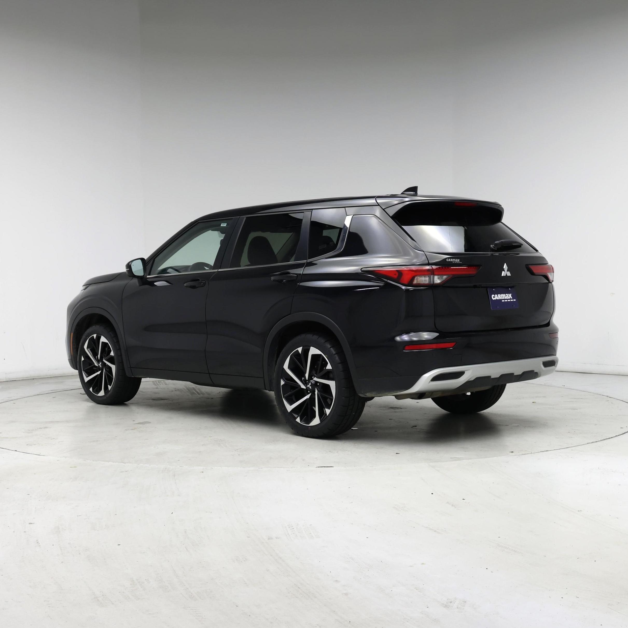 Thumbnail: 2024 Mitsubishi Outlander - 2