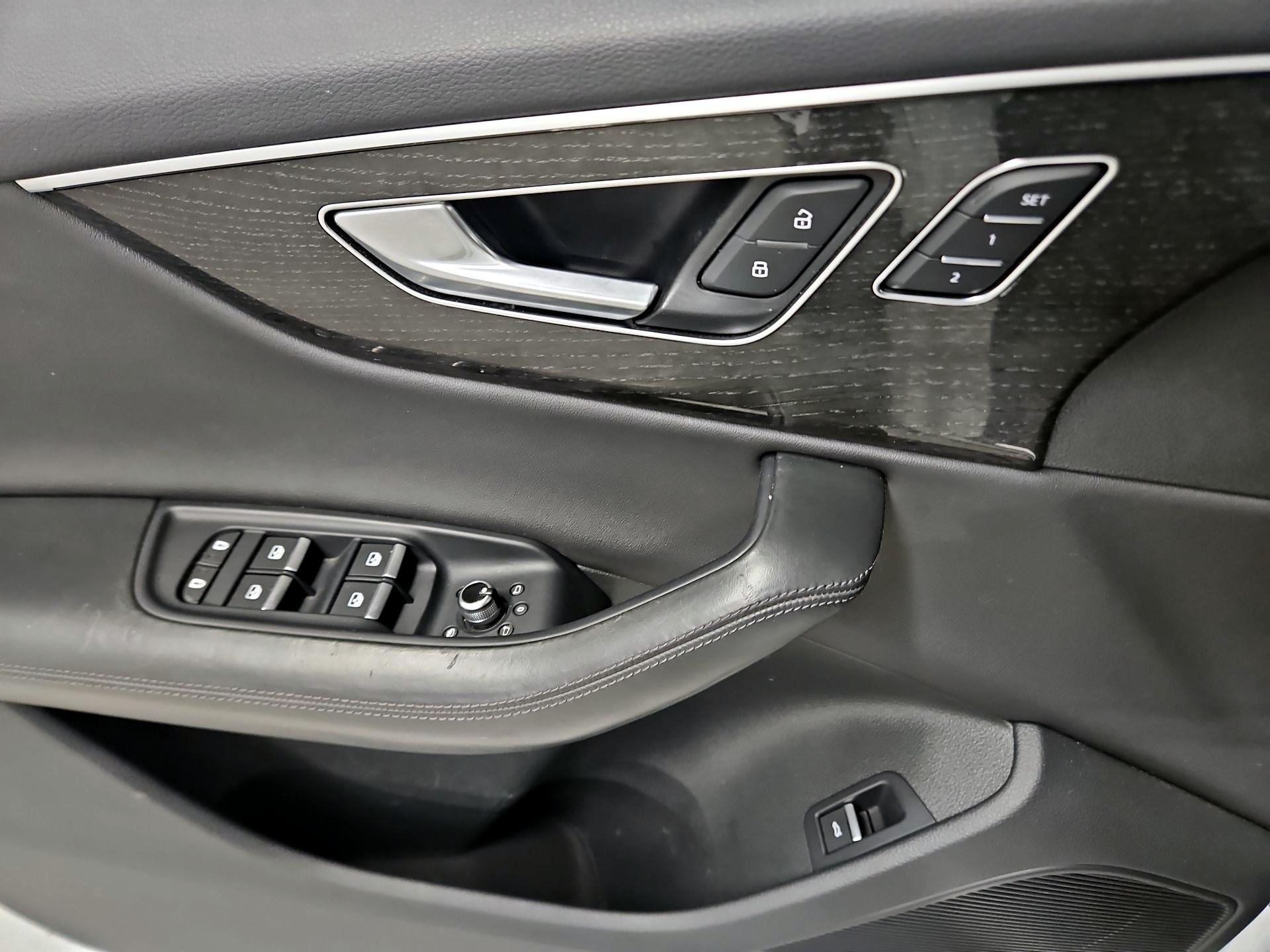 Thumbnail: 2021 Audi Q7 - 12