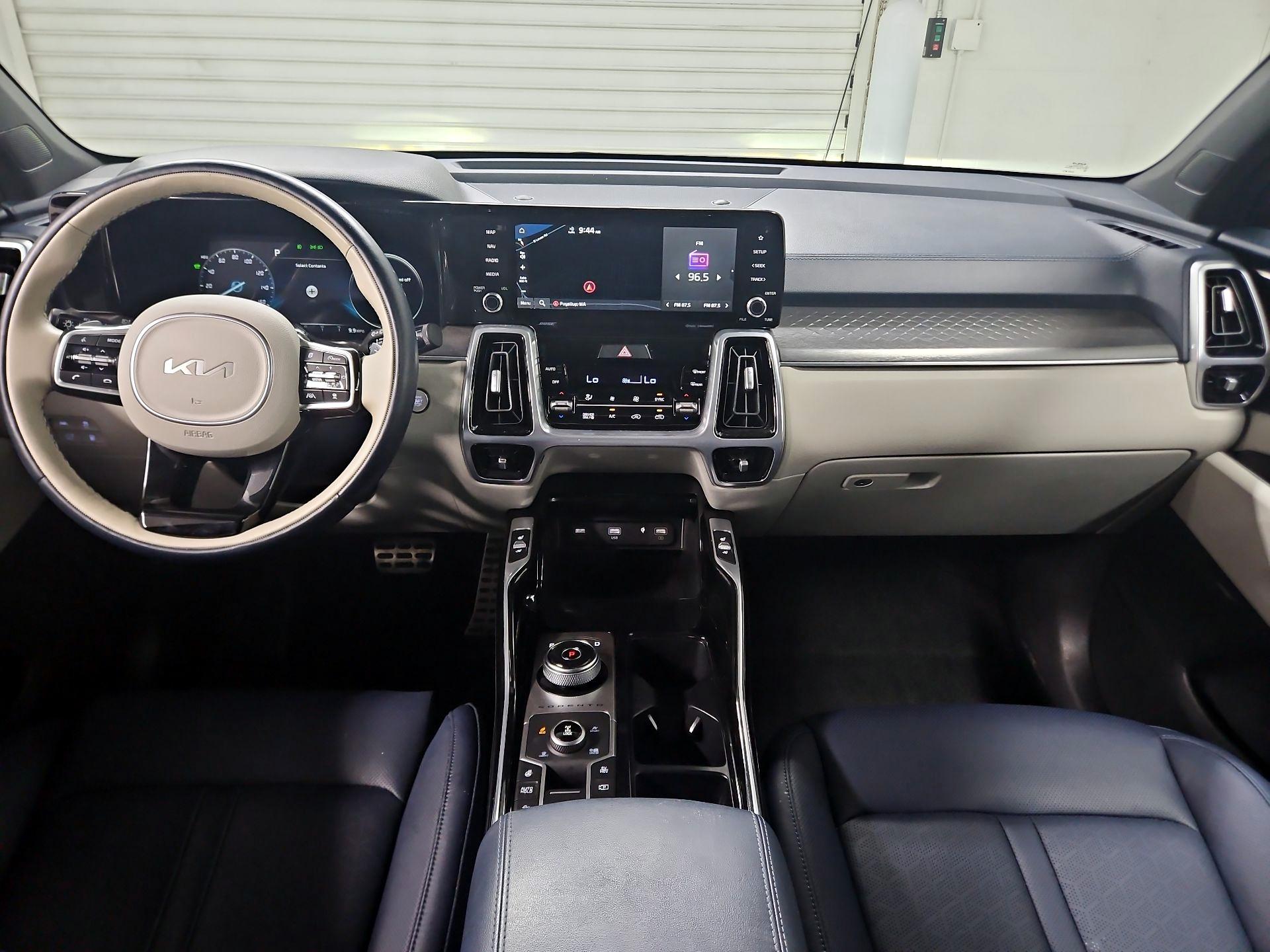 Thumbnail: 2022 Kia Sorento - 9