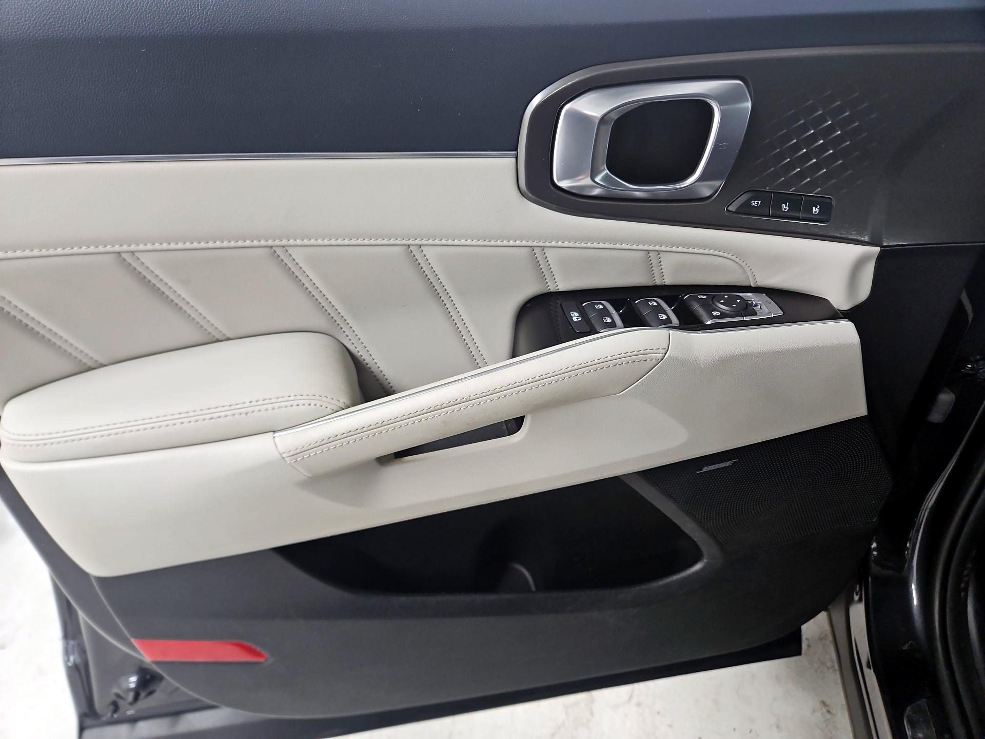 Thumbnail: 2022 Kia Sorento - 12