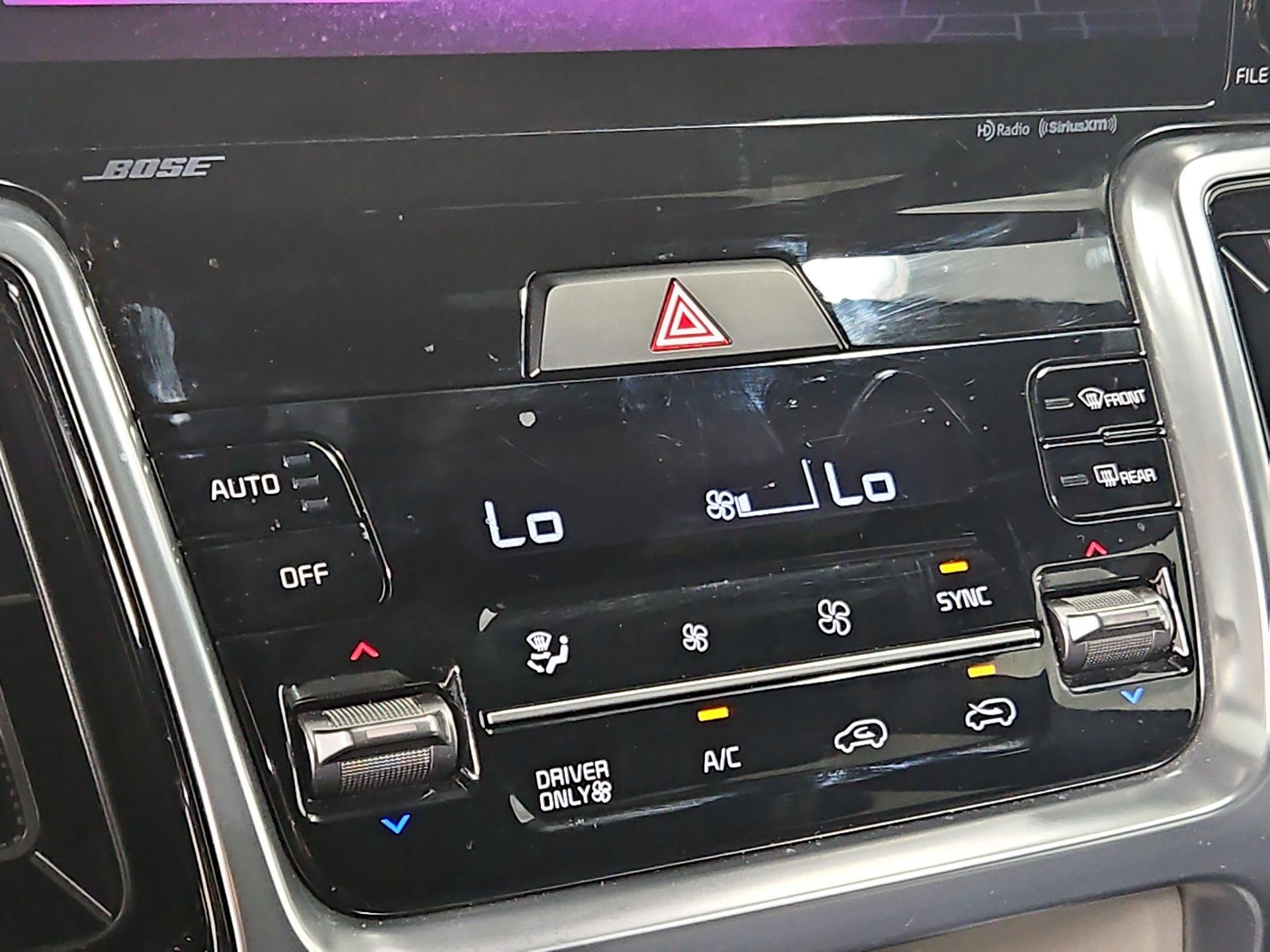 Thumbnail: 2022 Kia Sorento - 17