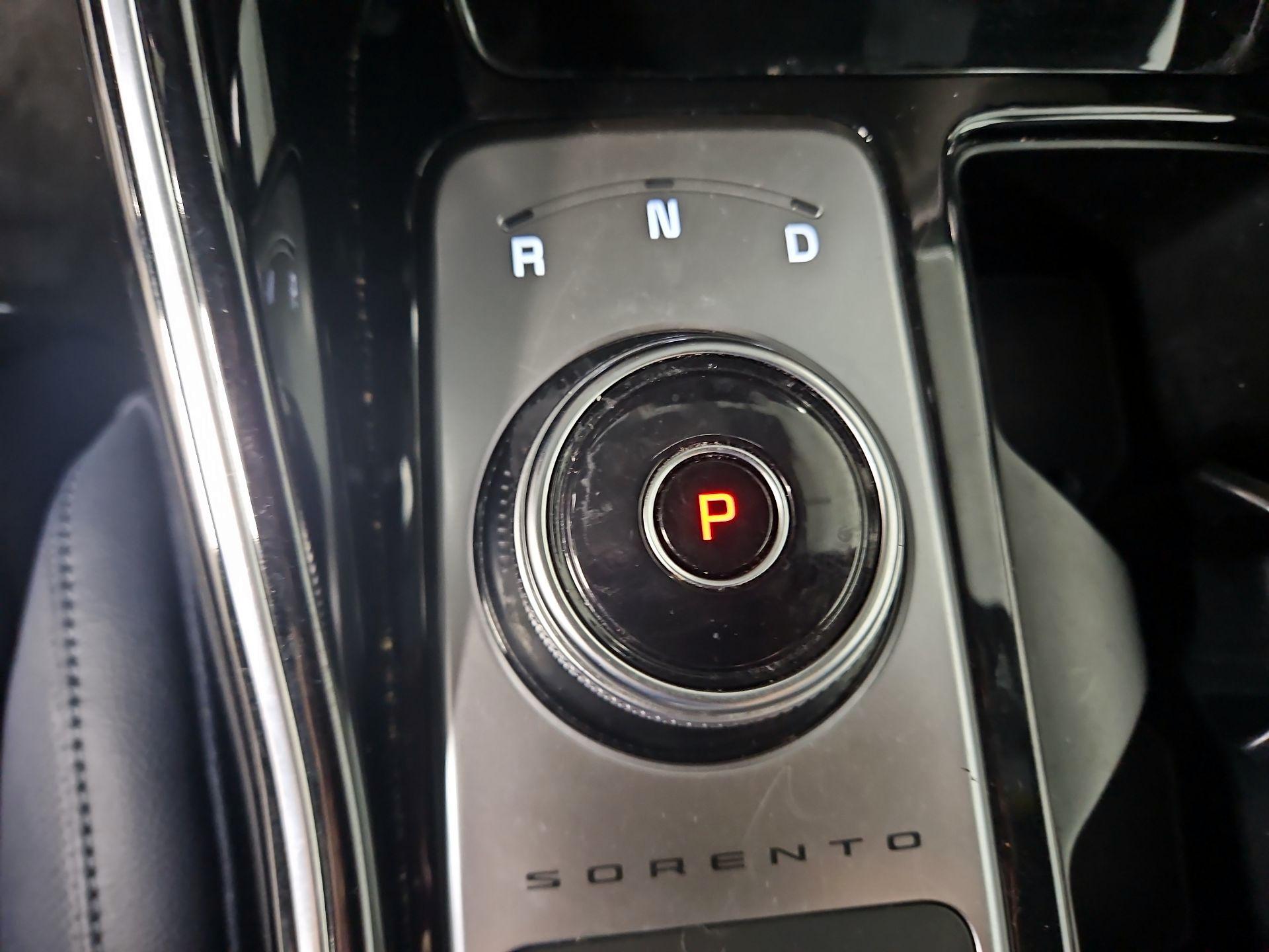 Thumbnail: 2022 Kia Sorento - 18