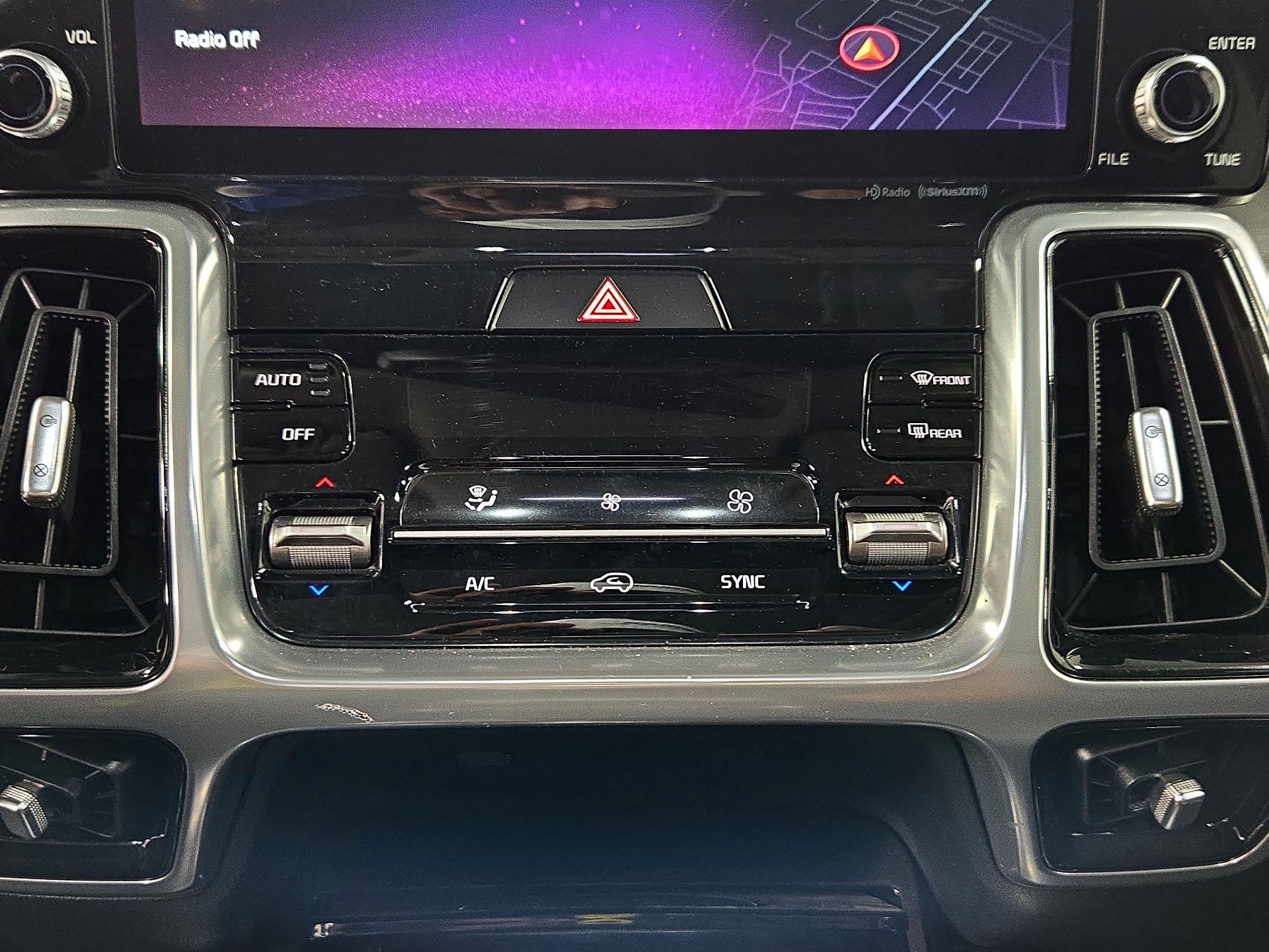 Thumbnail: 2023 Kia Sorento - 17