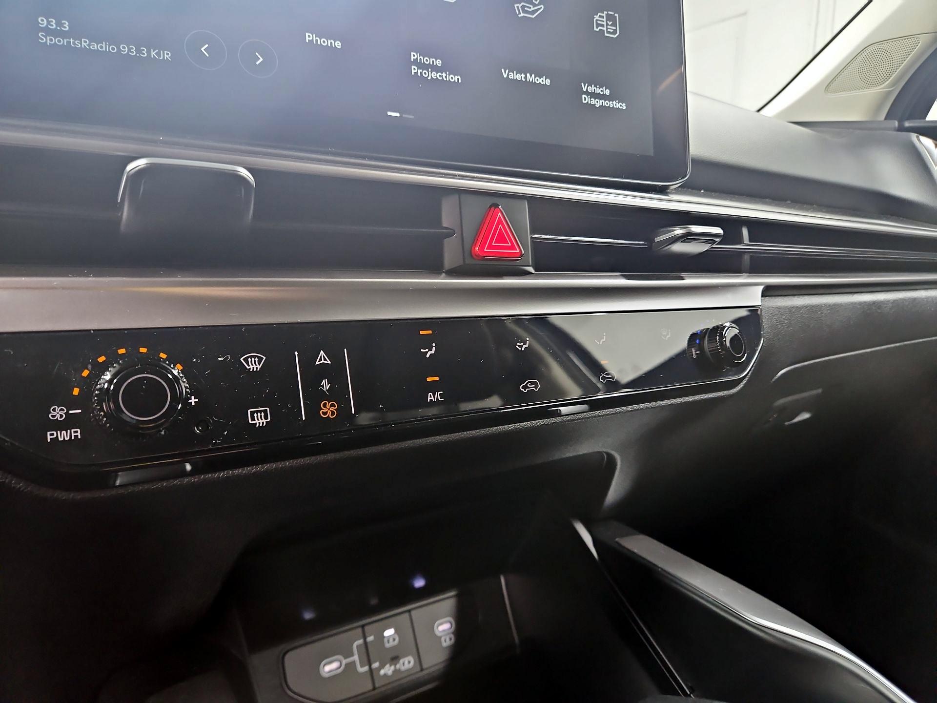 Thumbnail: 2024 Kia Sorento - 16