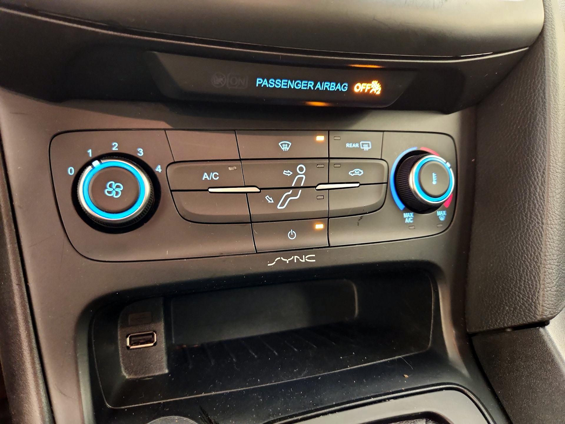 Thumbnail: 2018 Ford Focus - 16