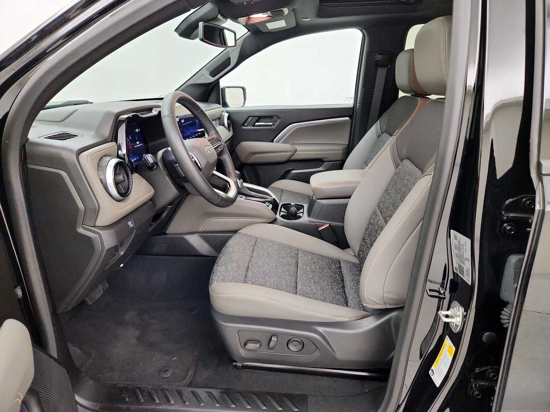 Thumbnail: 2024 Chevrolet Colorado - 11