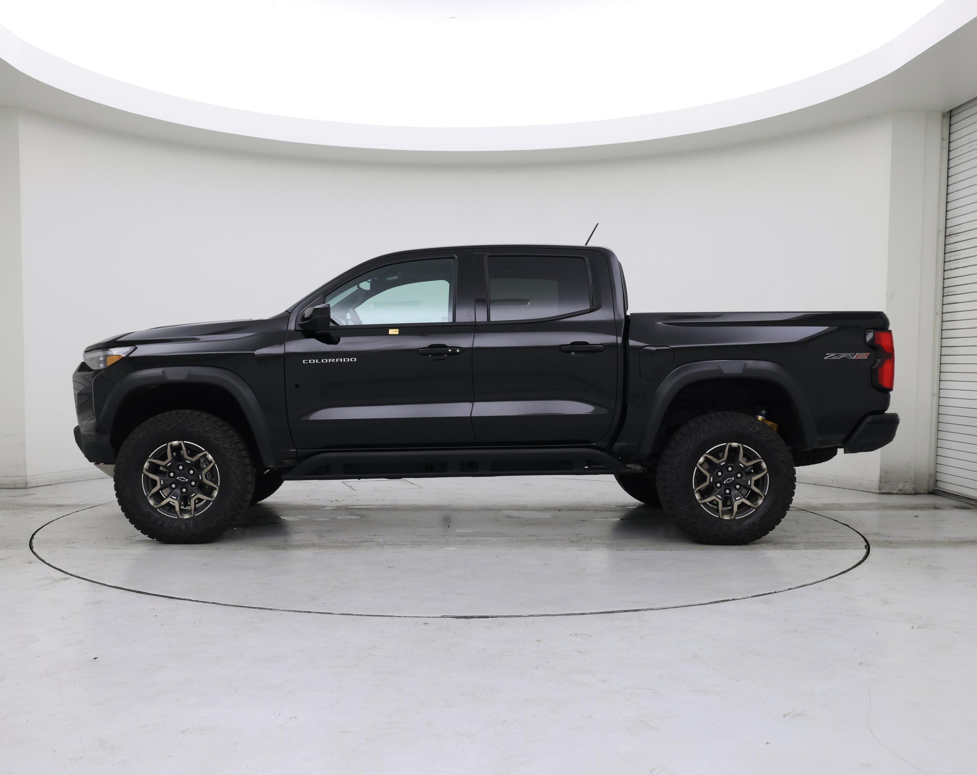 Thumbnail: 2024 Chevrolet Colorado - 3