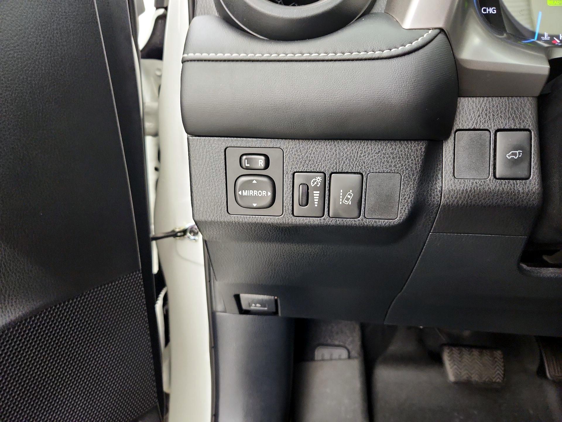 Thumbnail: 2017 Toyota RAV4 - 13
