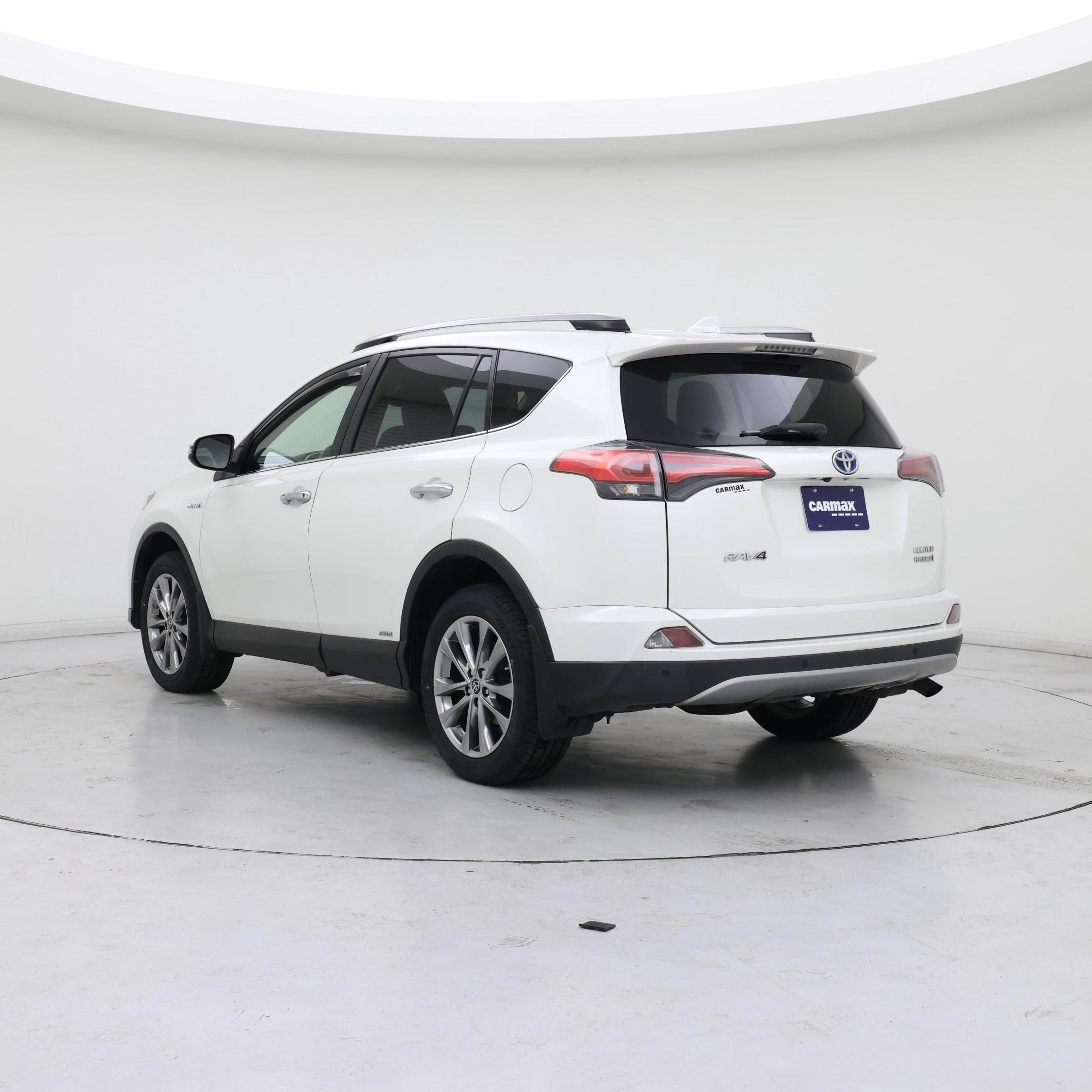 Thumbnail: 2017 Toyota RAV4 - 2