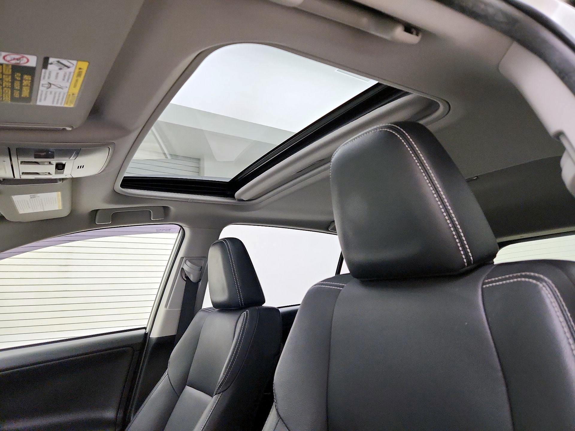 Thumbnail: 2017 Toyota RAV4 - 20