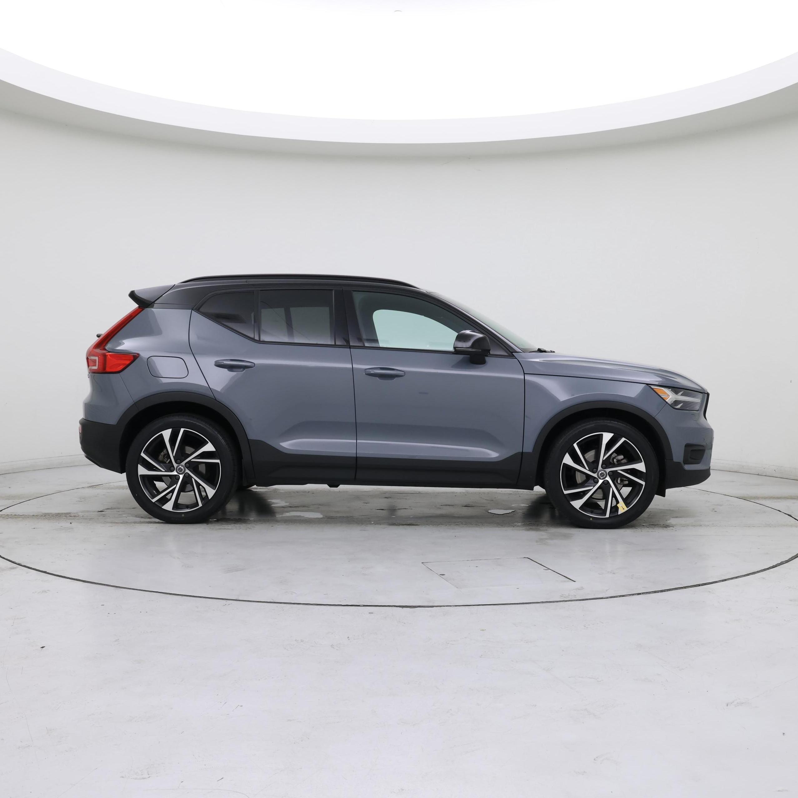 Thumbnail: 2021 Volvo XC40 - 7