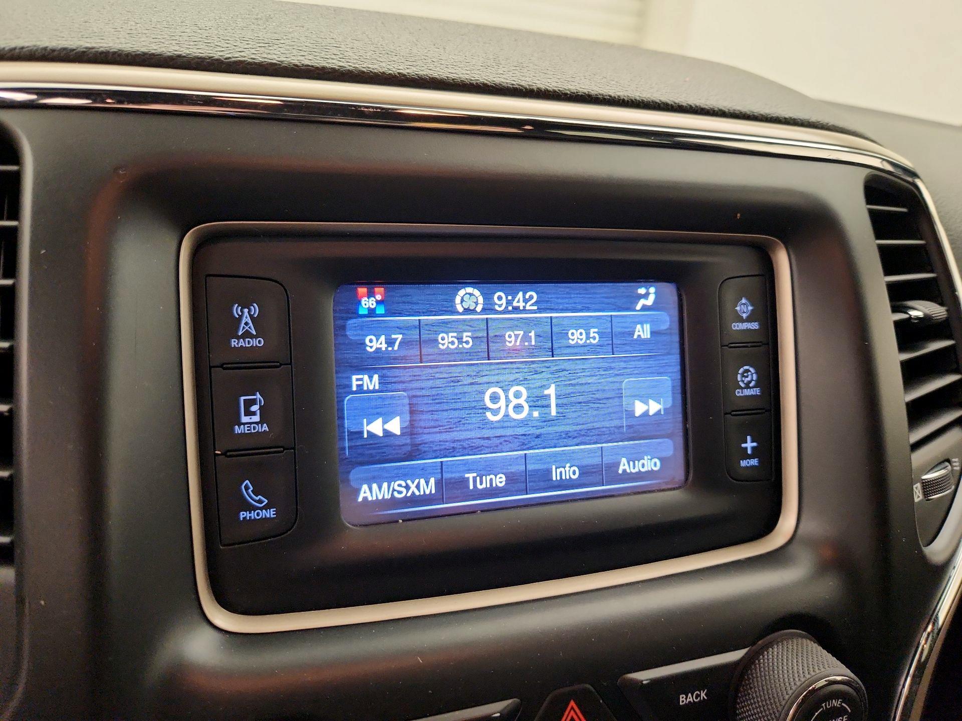 Thumbnail: 2014 Jeep Grand Cherokee - 14