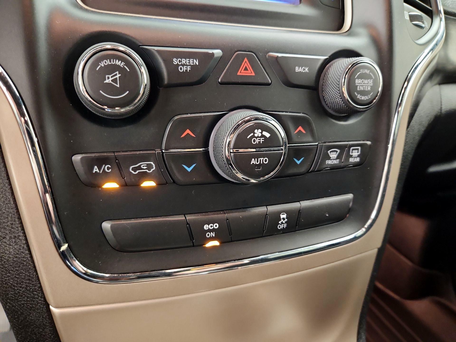 Thumbnail: 2014 Jeep Grand Cherokee - 15