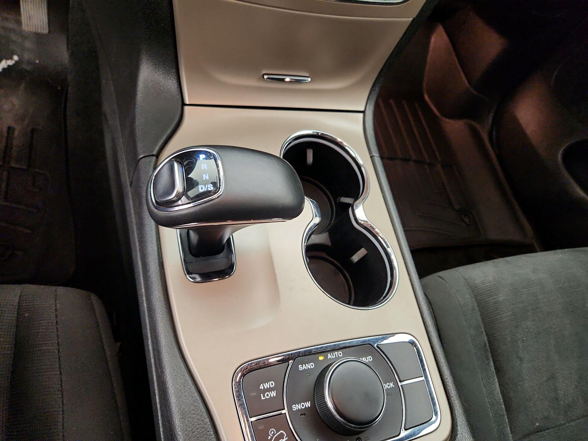 Thumbnail: 2014 Jeep Grand Cherokee - 16