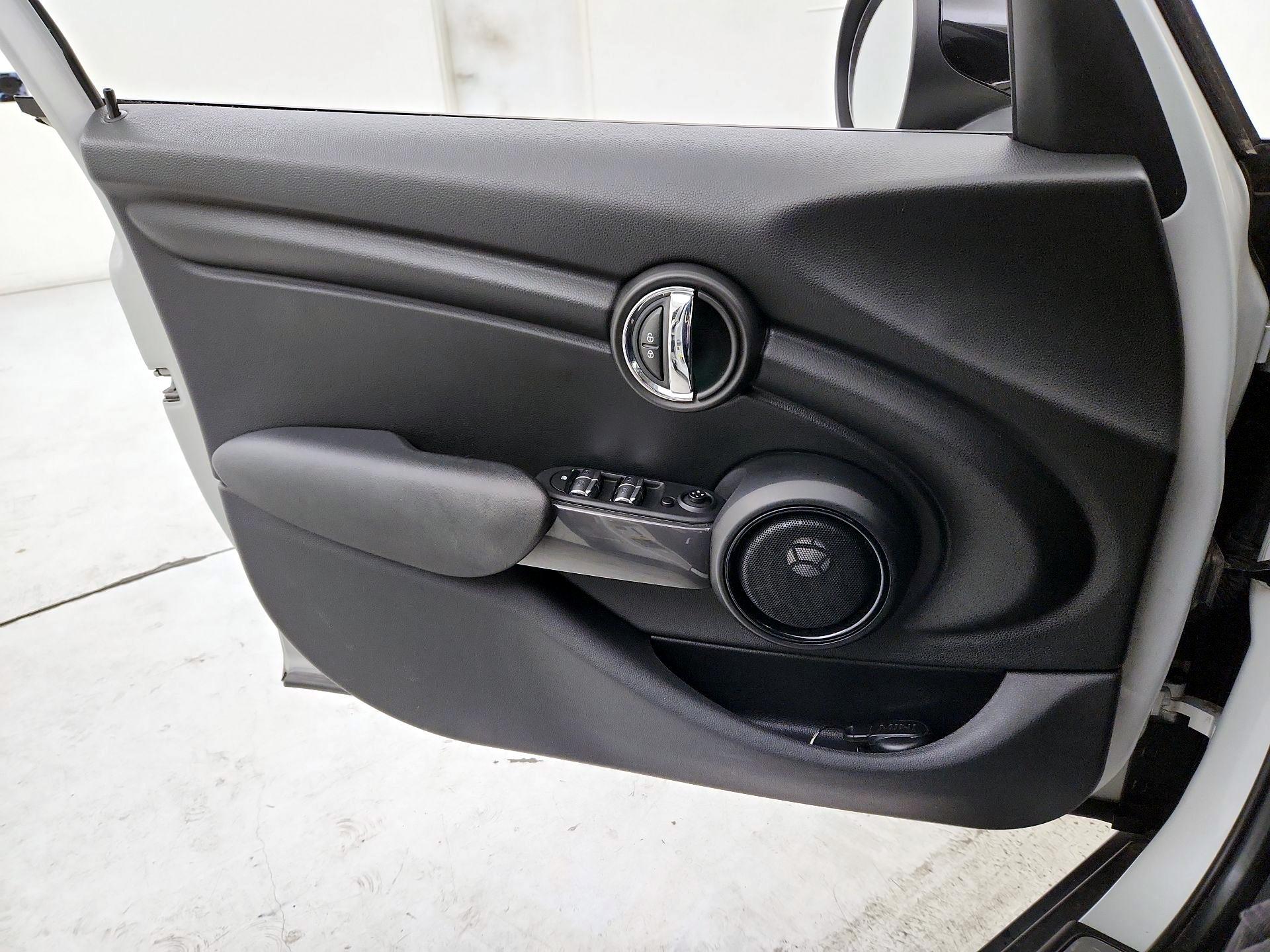 Thumbnail: 2019 MINI Cooper Hardtop - 12
