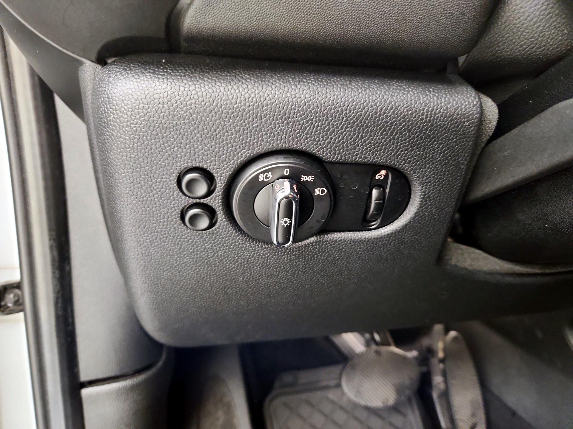 Thumbnail: 2019 MINI Cooper Hardtop - 13