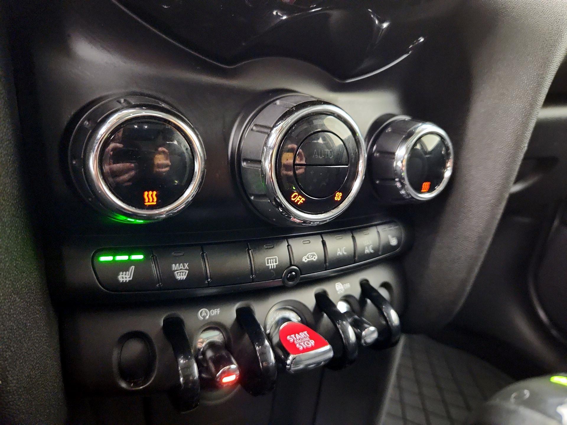 Thumbnail: 2019 MINI Cooper Hardtop - 16