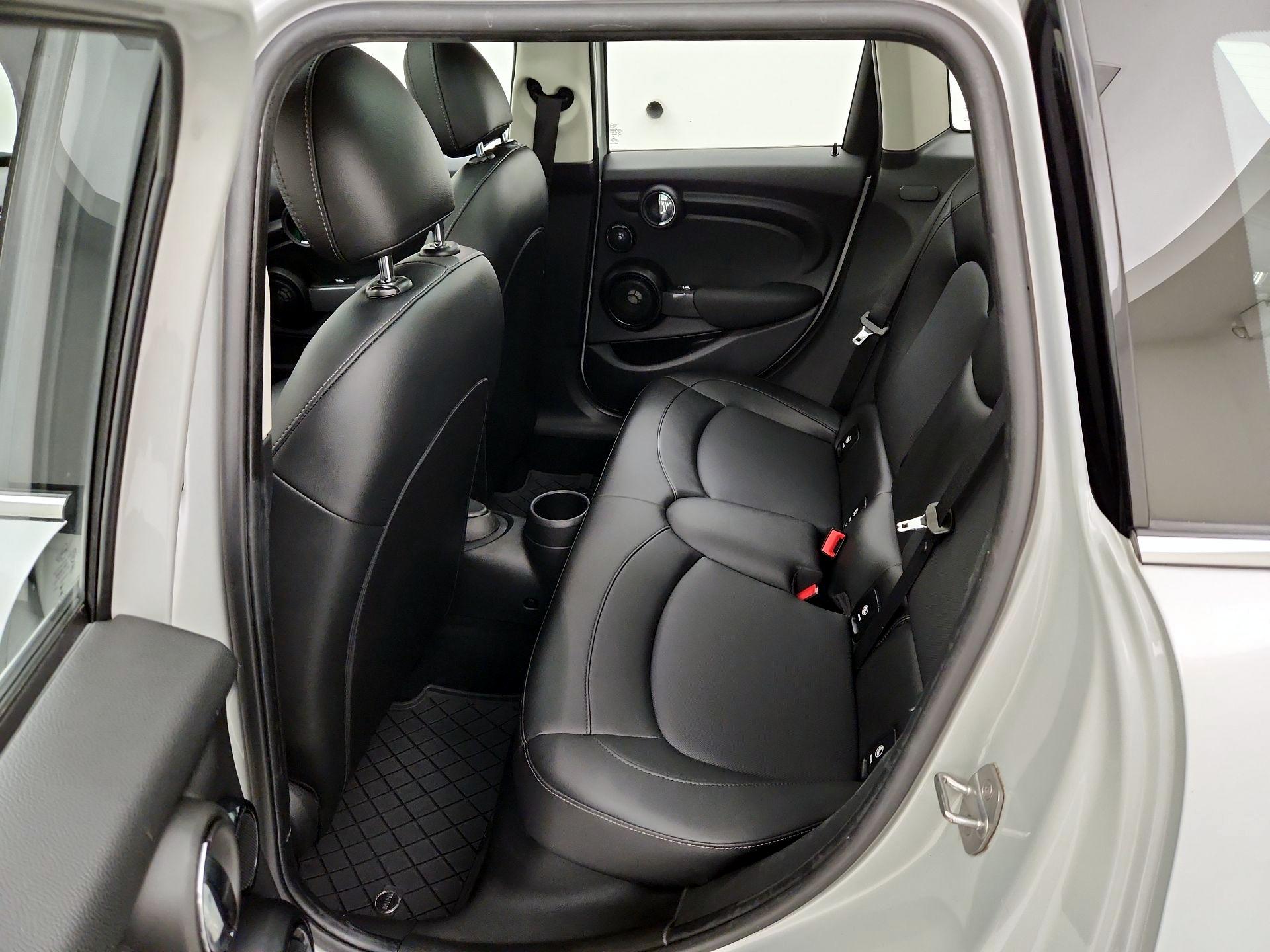 Thumbnail: 2019 MINI Cooper Hardtop - 20