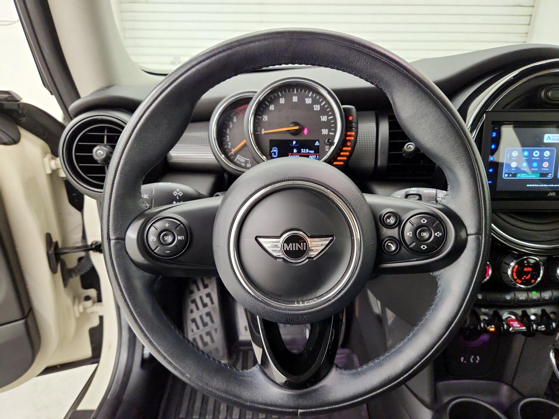 Thumbnail: 2015 MINI Cooper Hardtop - 10