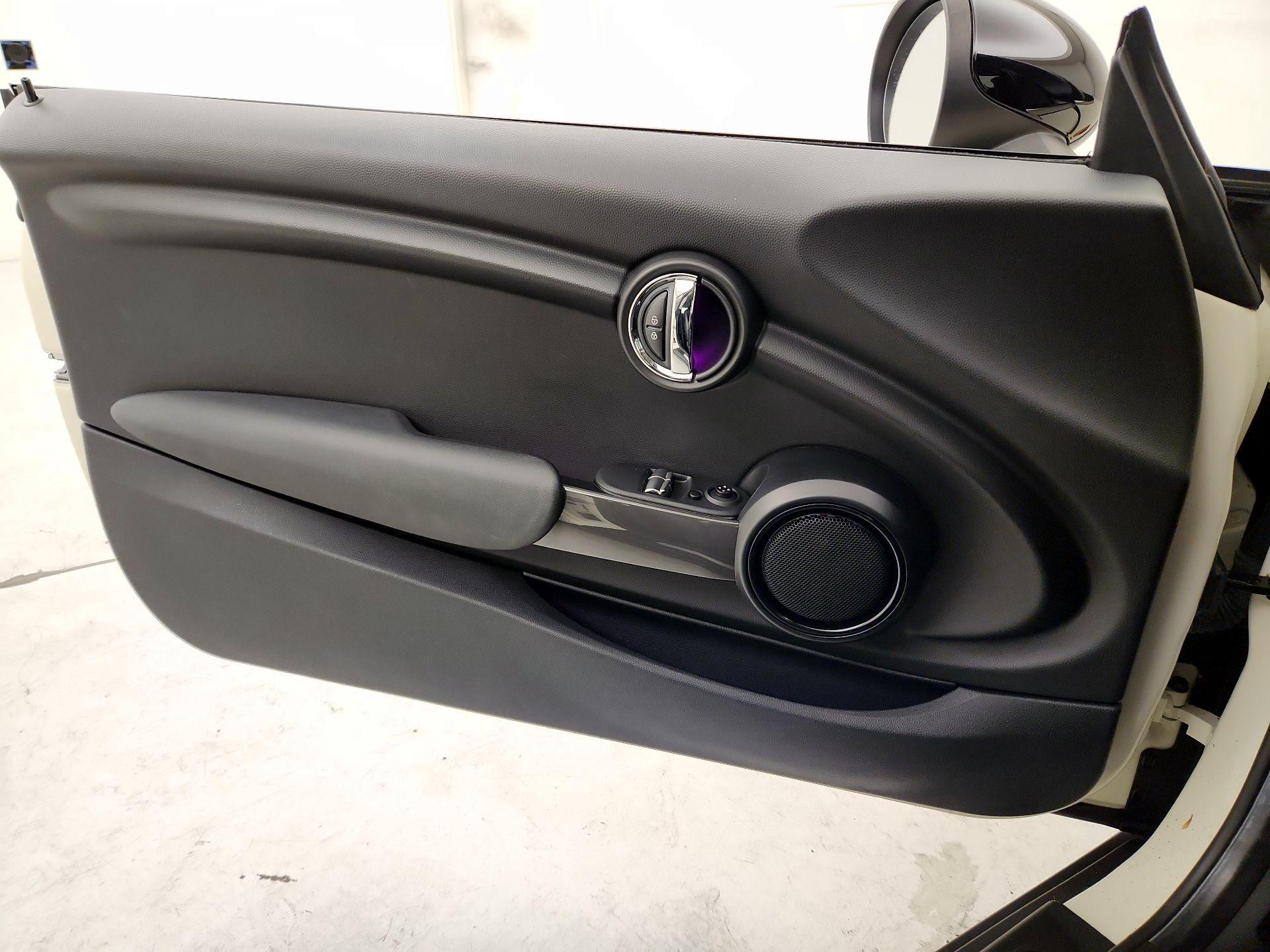 Thumbnail: 2015 MINI Cooper Hardtop - 12