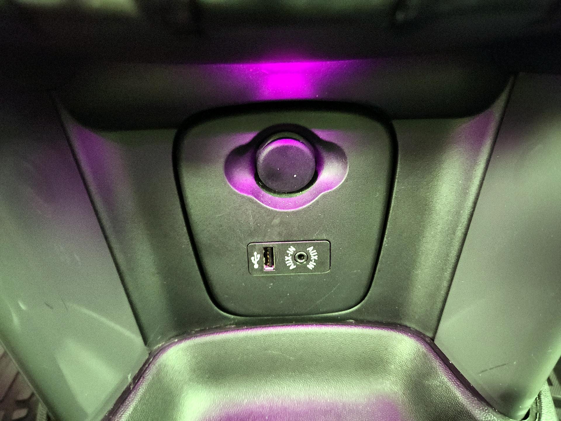 Thumbnail: 2015 MINI Cooper Hardtop - 18