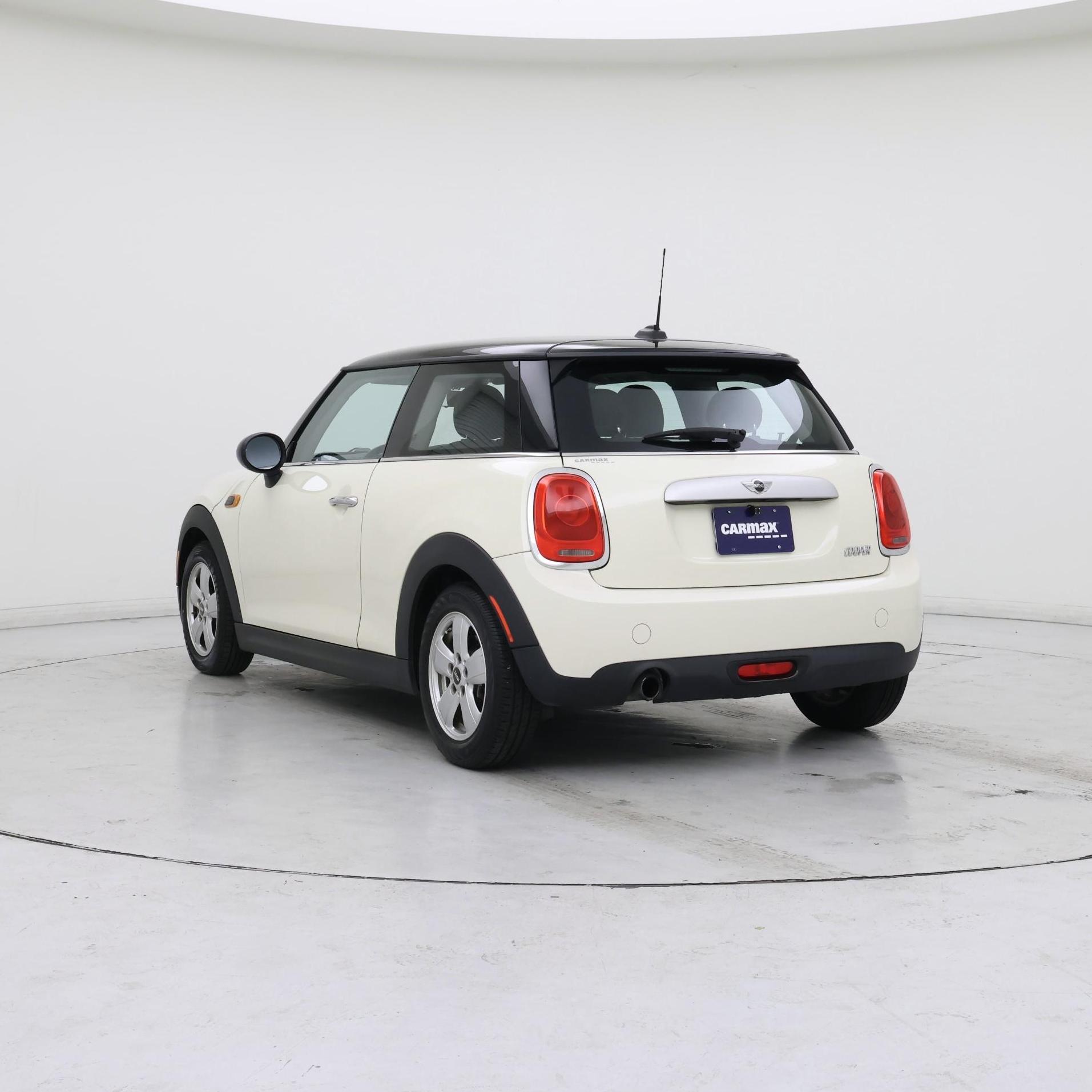 Thumbnail: 2015 MINI Cooper Hardtop - 2