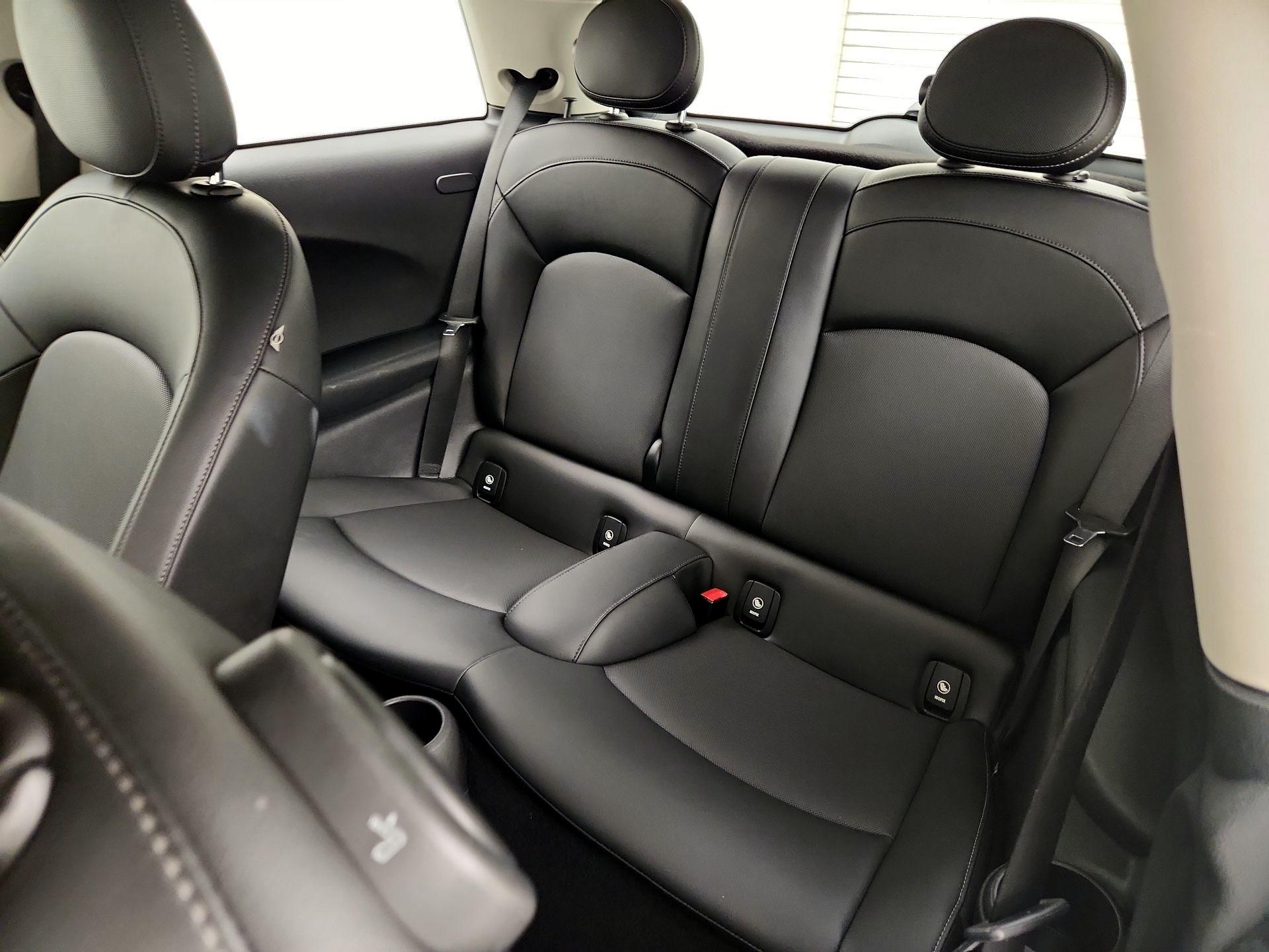 Thumbnail: 2015 MINI Cooper Hardtop - 19