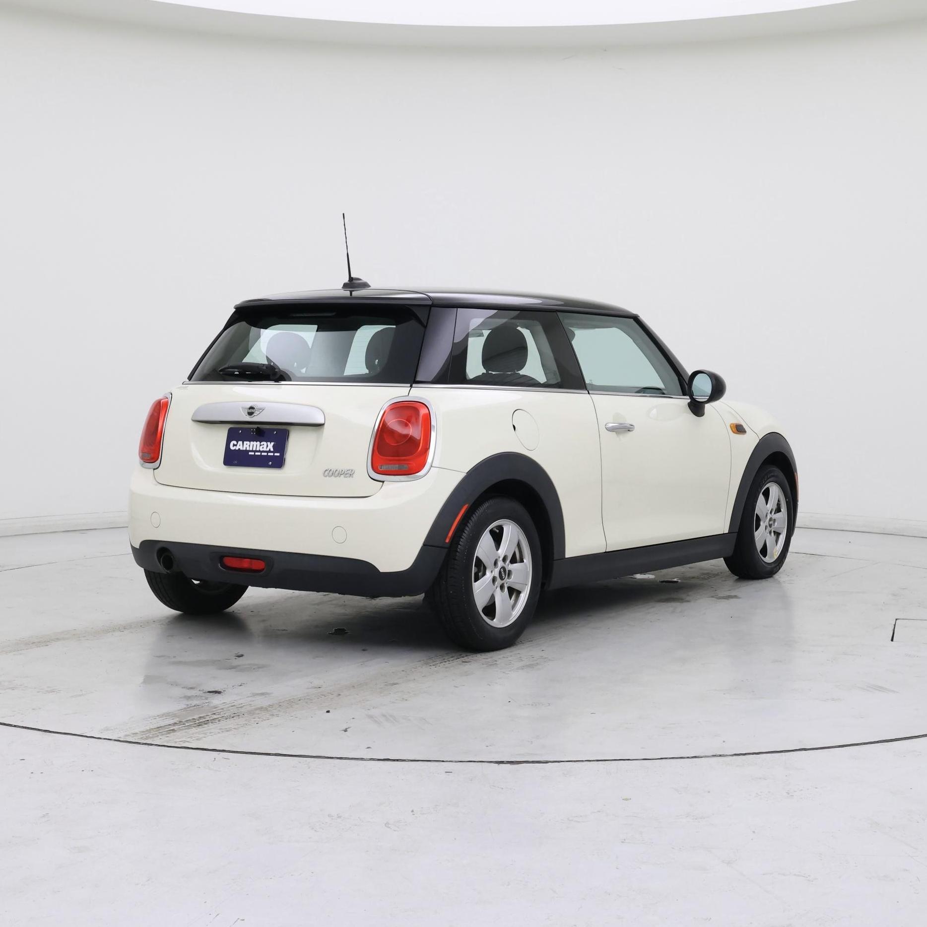 Thumbnail: 2015 MINI Cooper Hardtop - 8