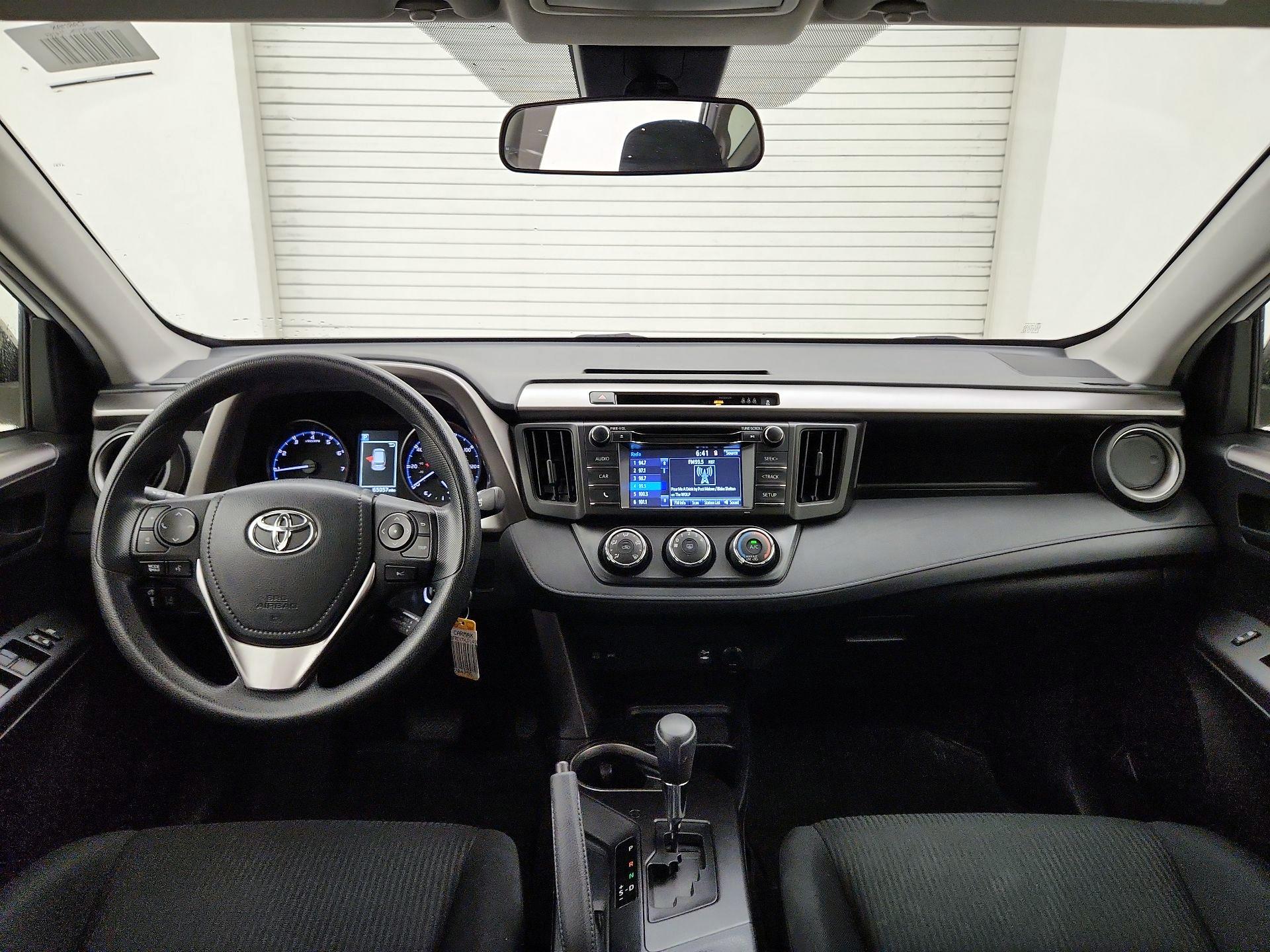 Thumbnail: 2017 Toyota RAV4 - 9