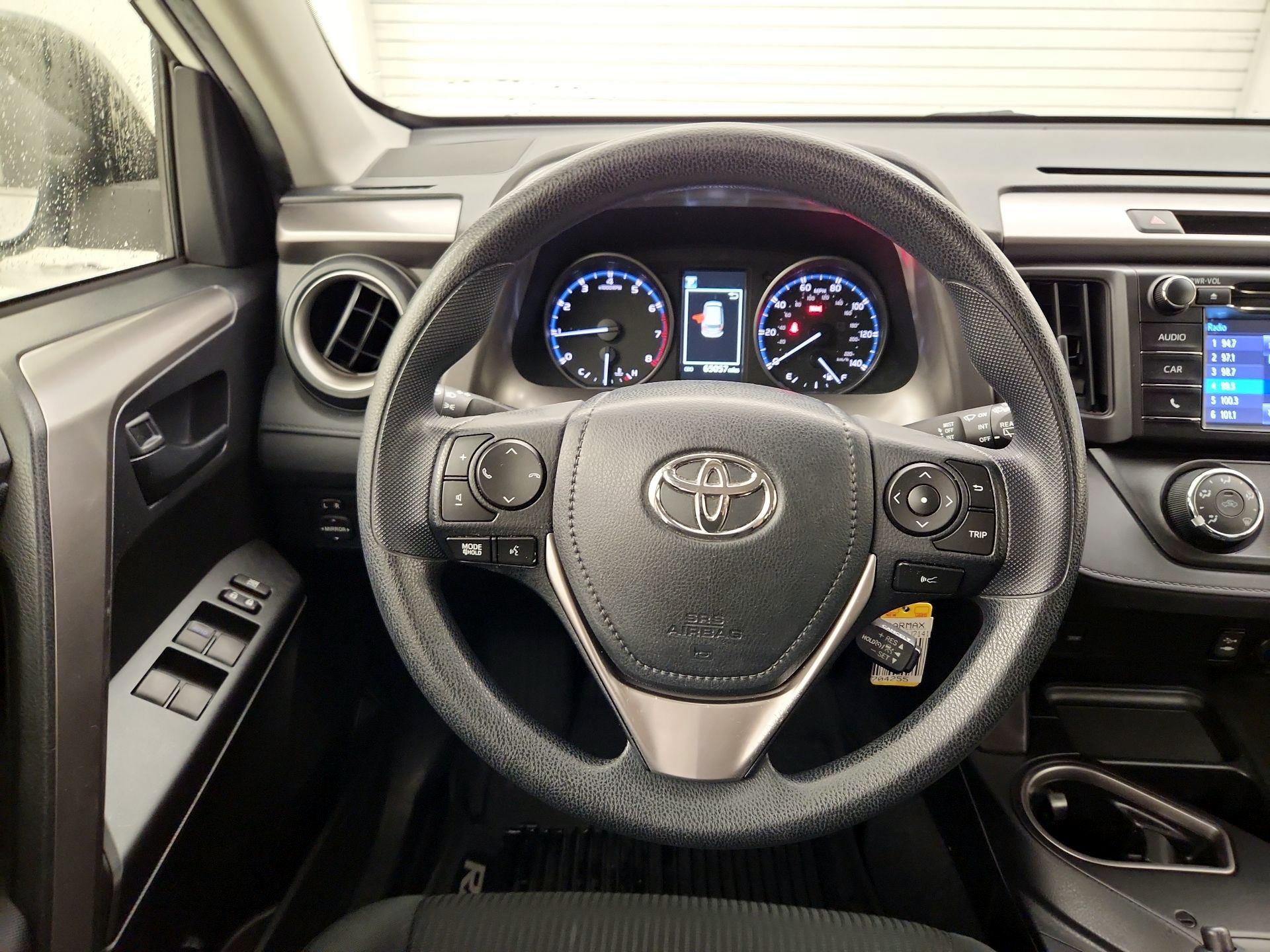 Thumbnail: 2017 Toyota RAV4 - 10